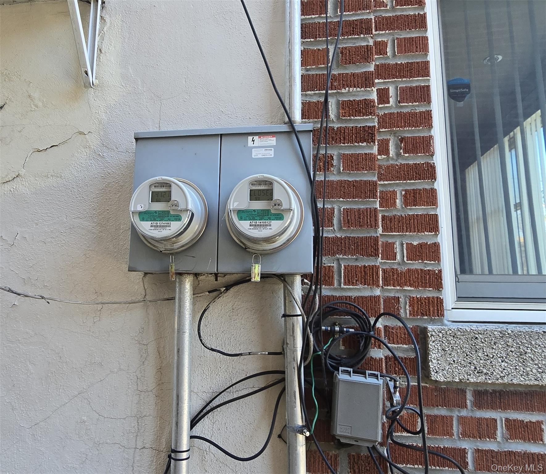 #12 photo, 7018 68th Street, קווינס Glendale , NY 11385