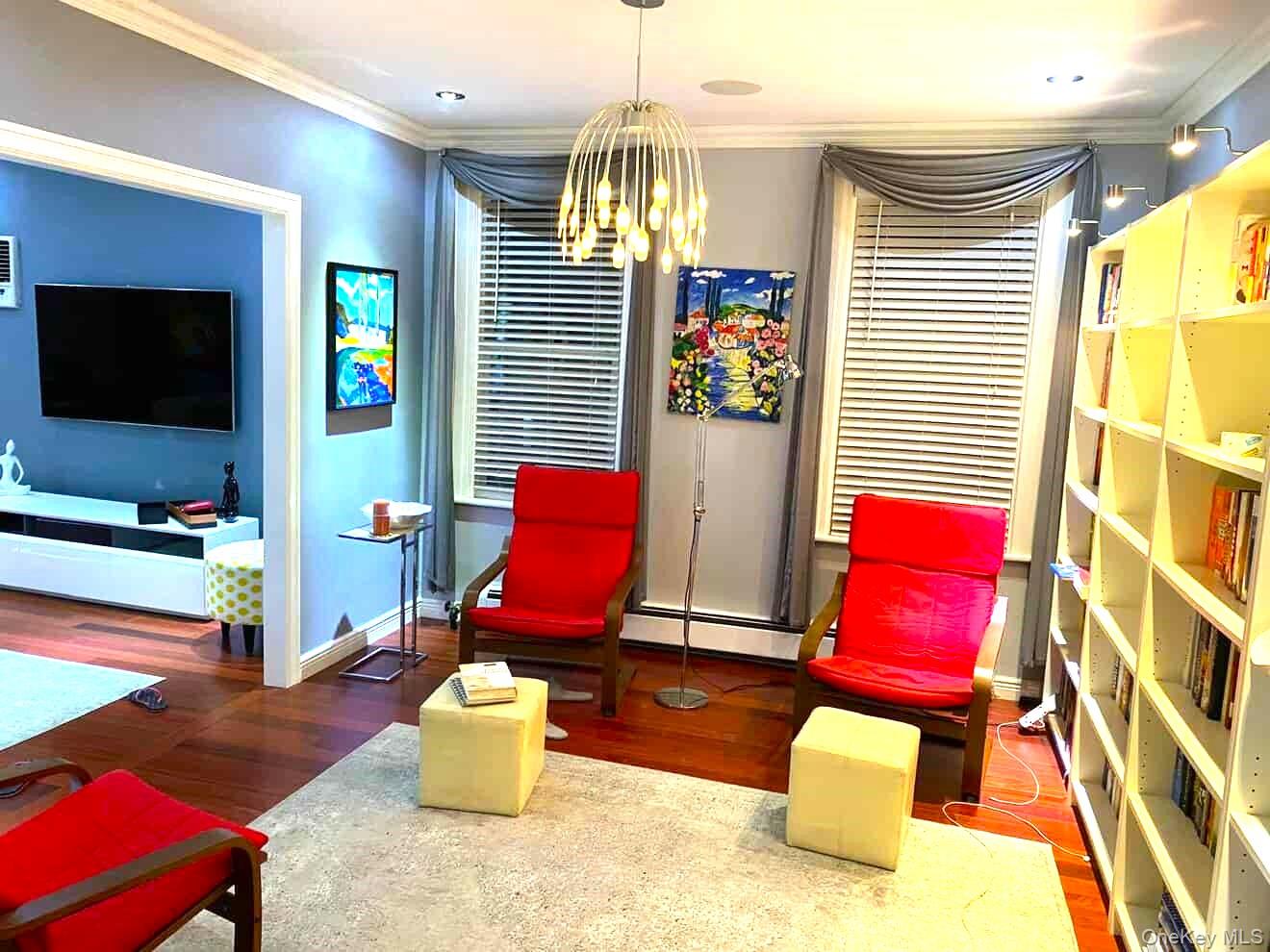 #4 photo, 7018 68th Street, קווינס Glendale , NY 11385