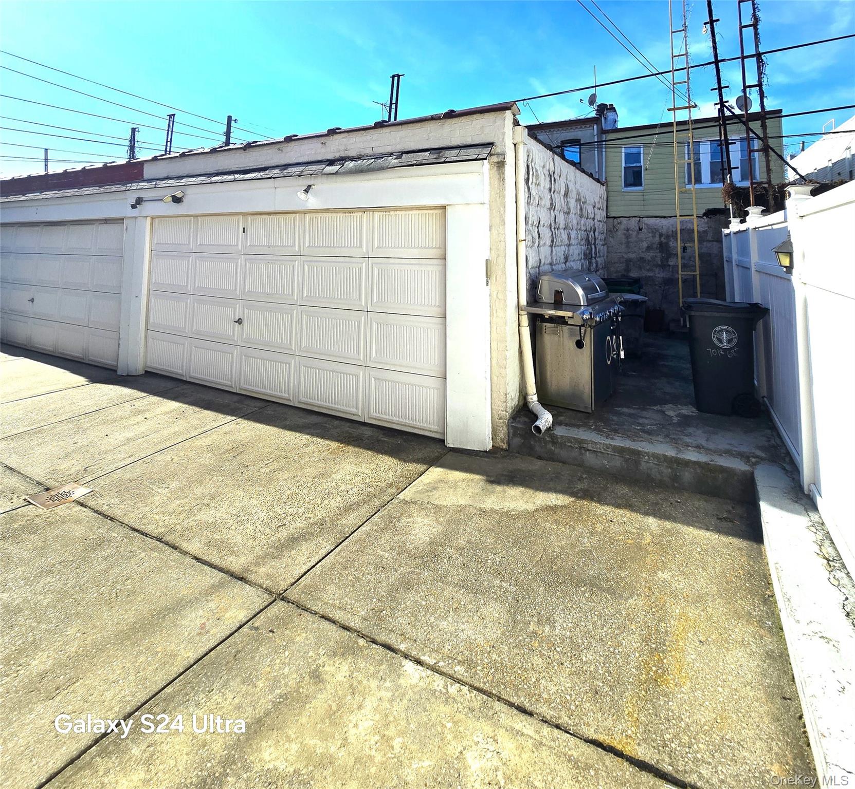 #9 photo, 7018 68th Street, קווינס Glendale , NY 11385