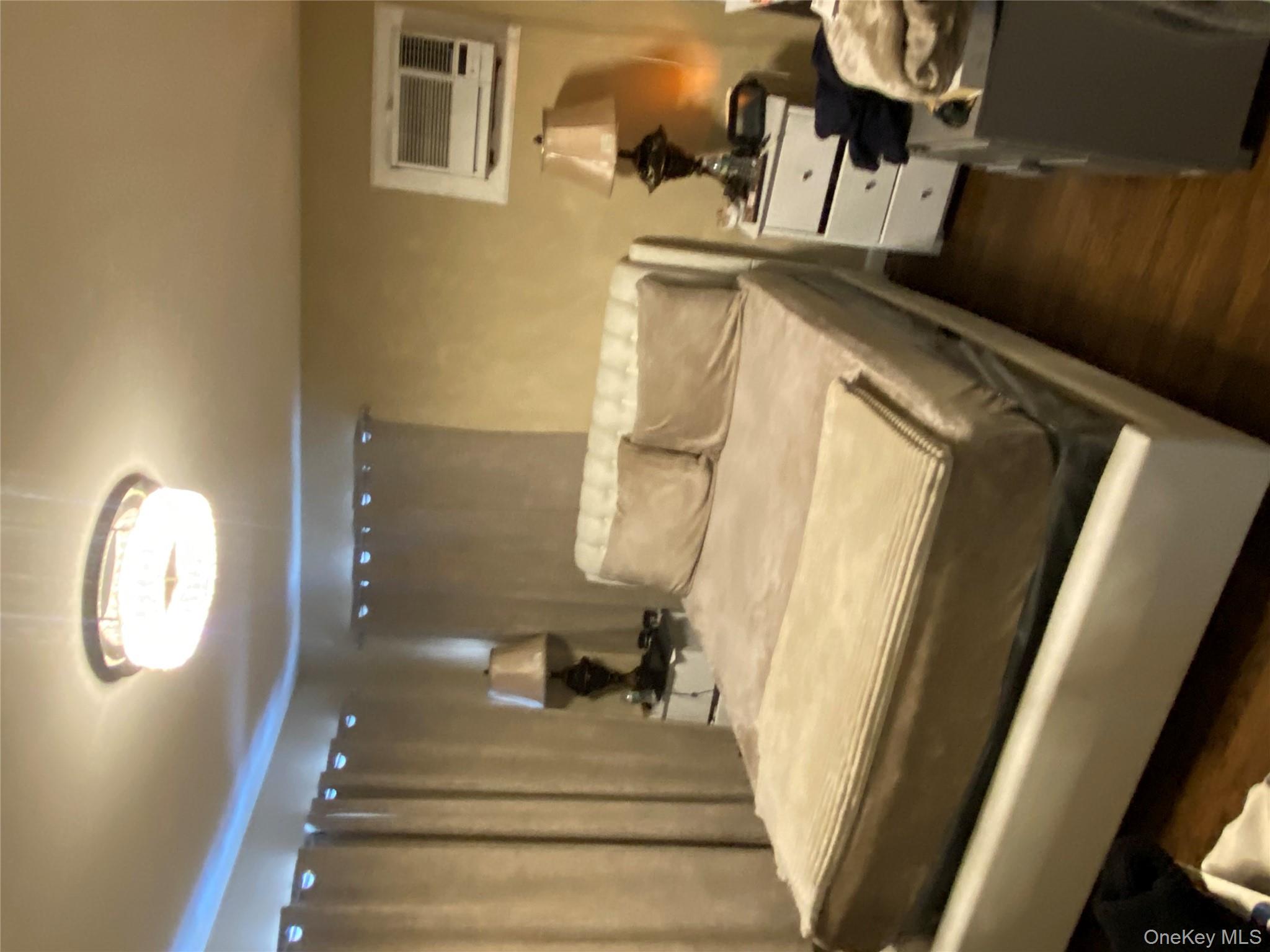 #6 photo, 15 Penndale Drive, सफ़ोक काउंटी Amityville , NY 11701