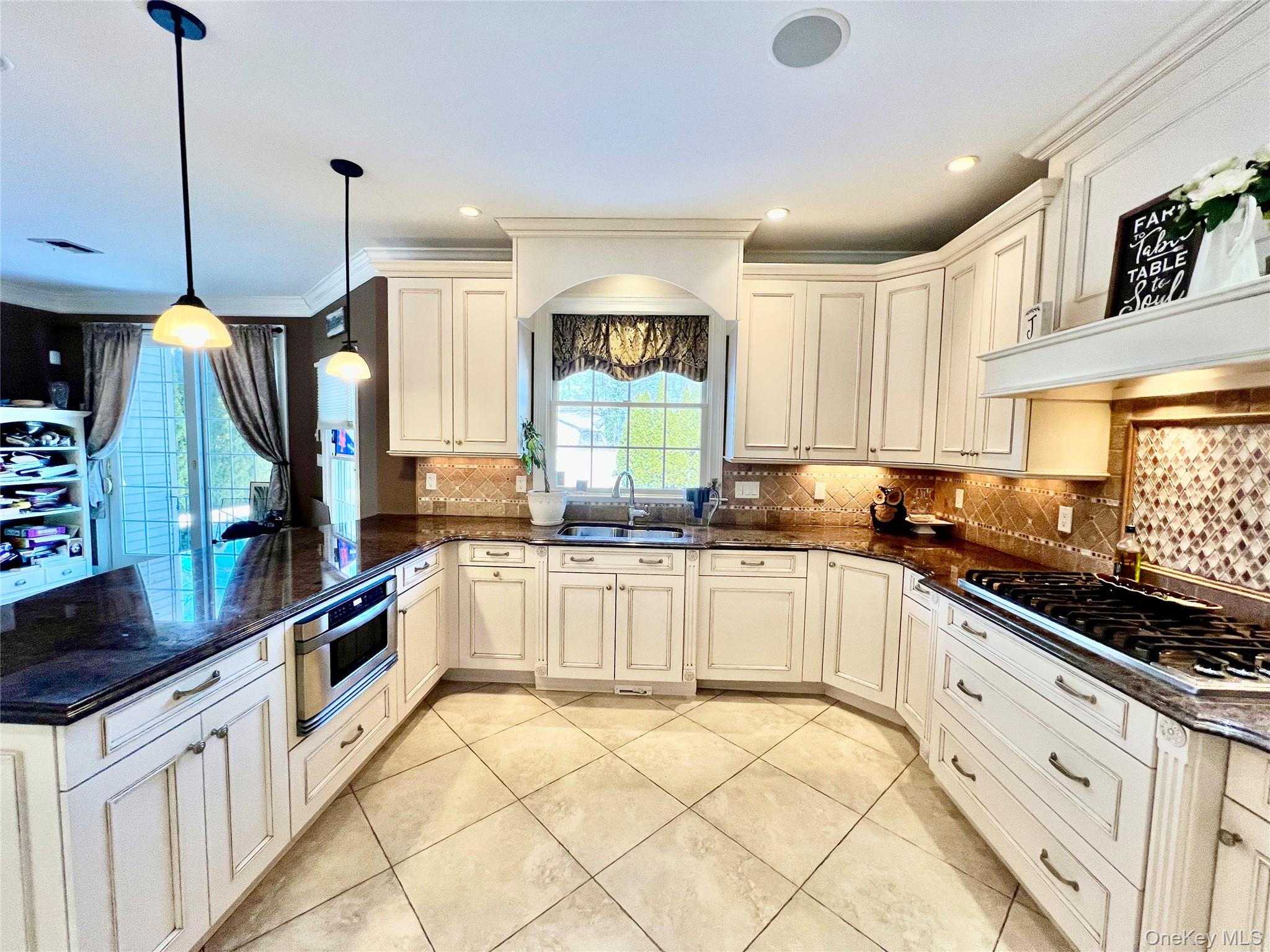 #10 photo, 3683 Orchard Road, Wantagh , NY 11793