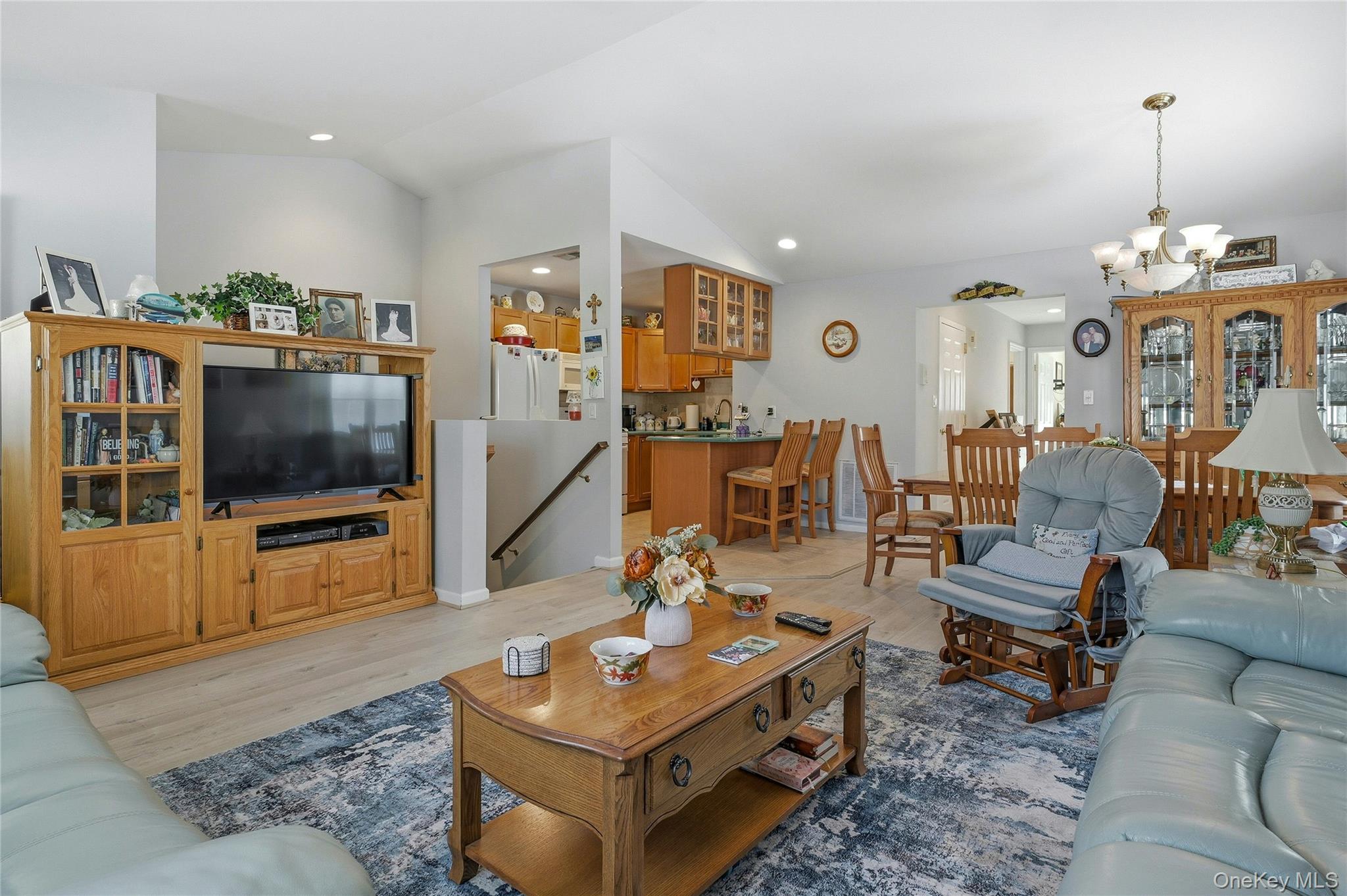 #10 photo, 54 Morley Circle, सफ़ोक काउंटी Melville , NY 11747