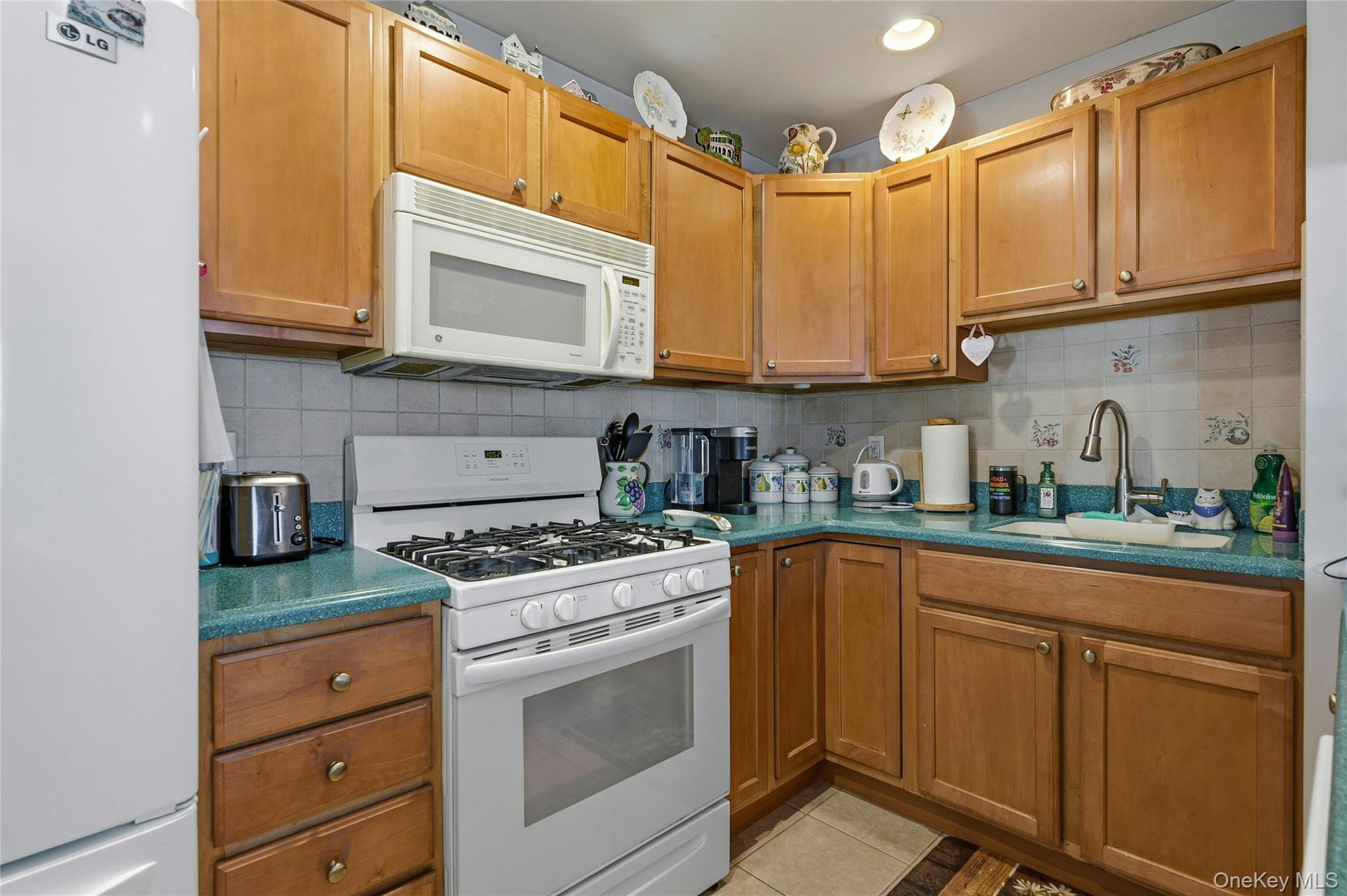 #14 photo, 54 Morley Circle, सफ़ोक काउंटी Melville , NY 11747