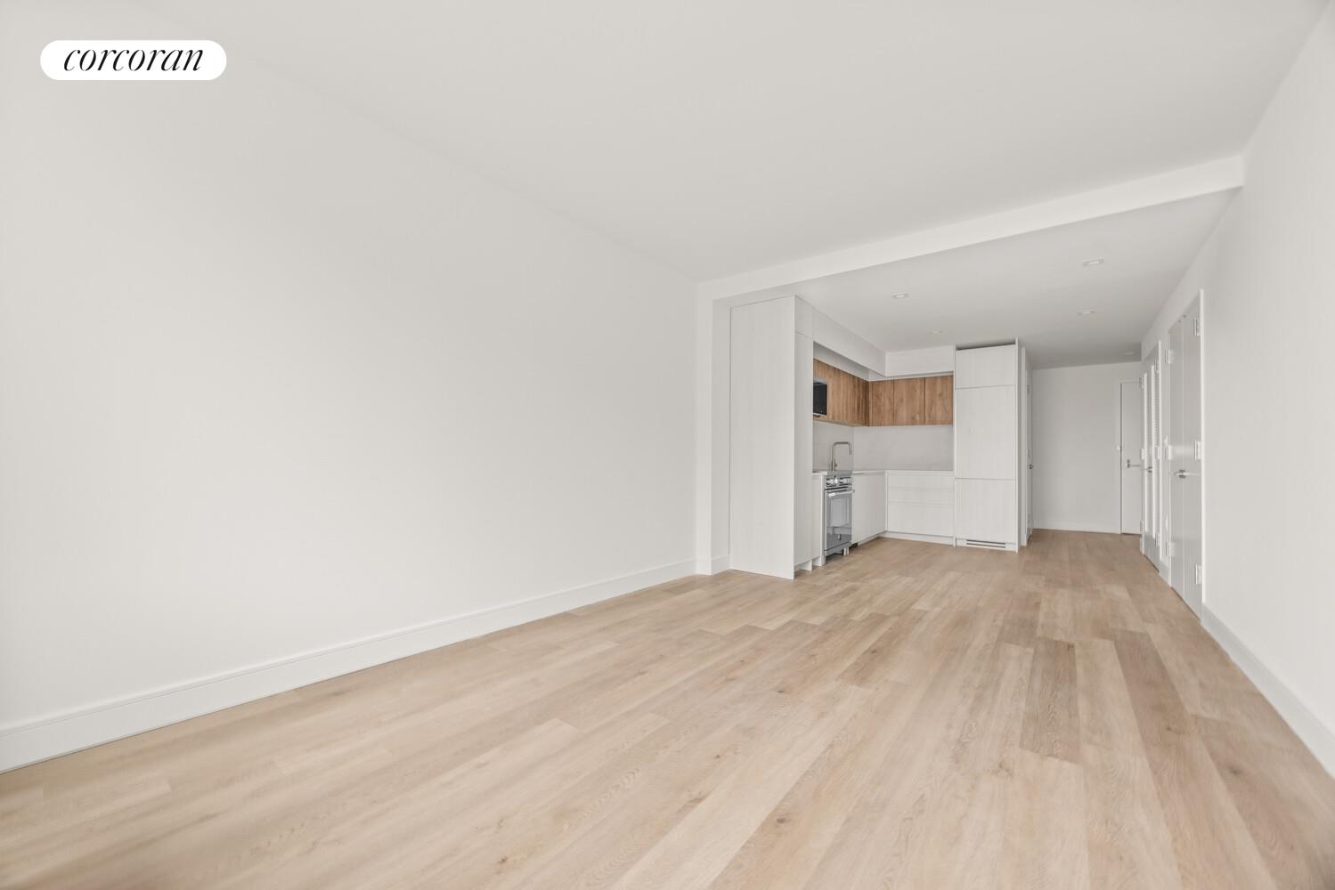 #8 photo, 644 E 14TH Street, مانهاتن East Village , NY 10009