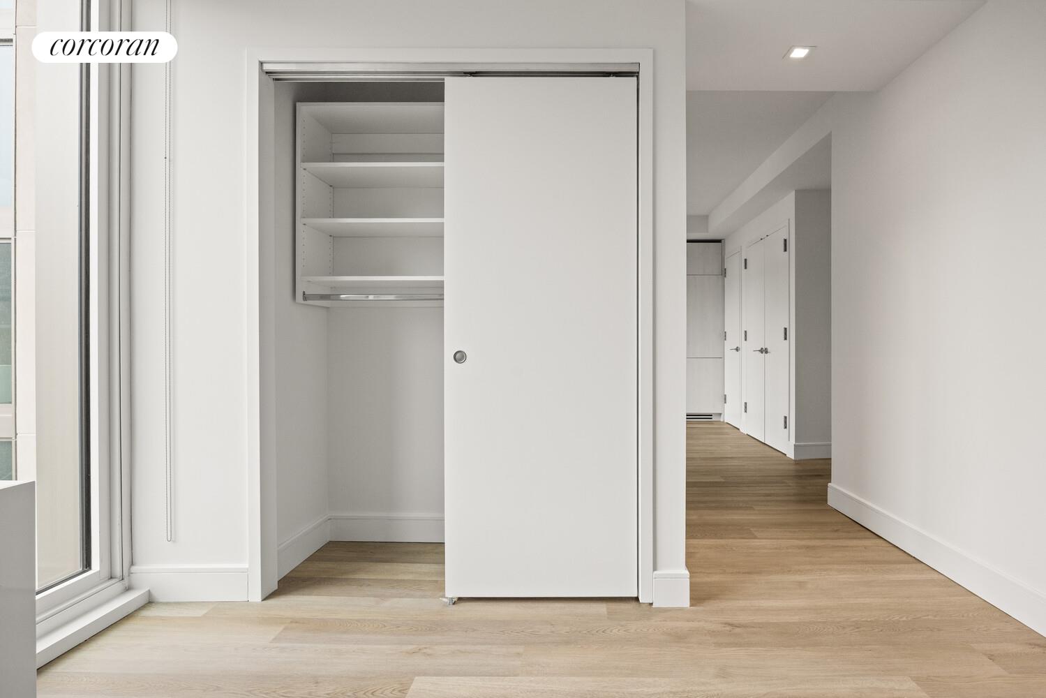 #8 photo, 644 E 14TH Street, مانهاتن East Village , NY 10009