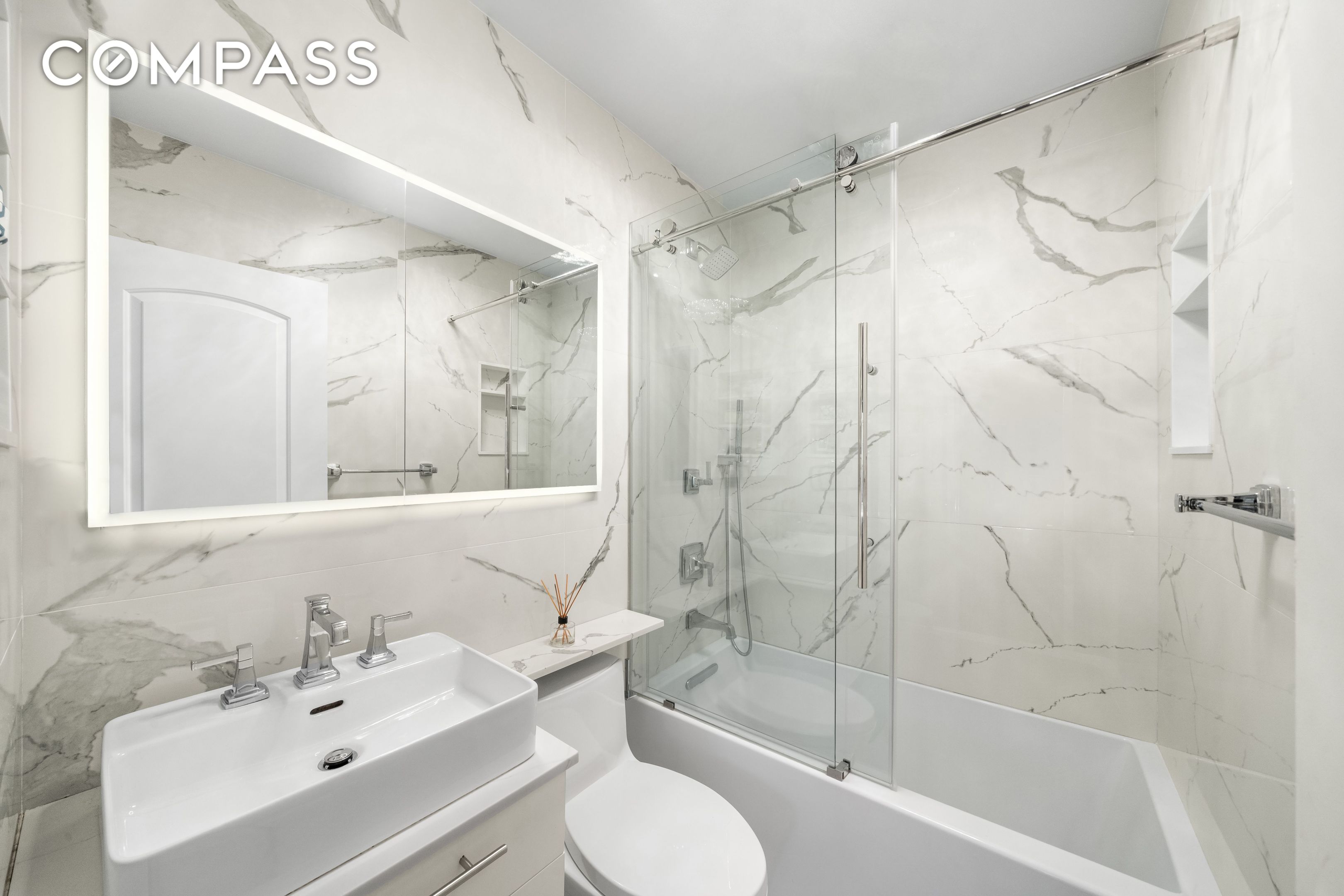 #6 photo, 24 5th Avenue, Greenwich Village , NY 10011