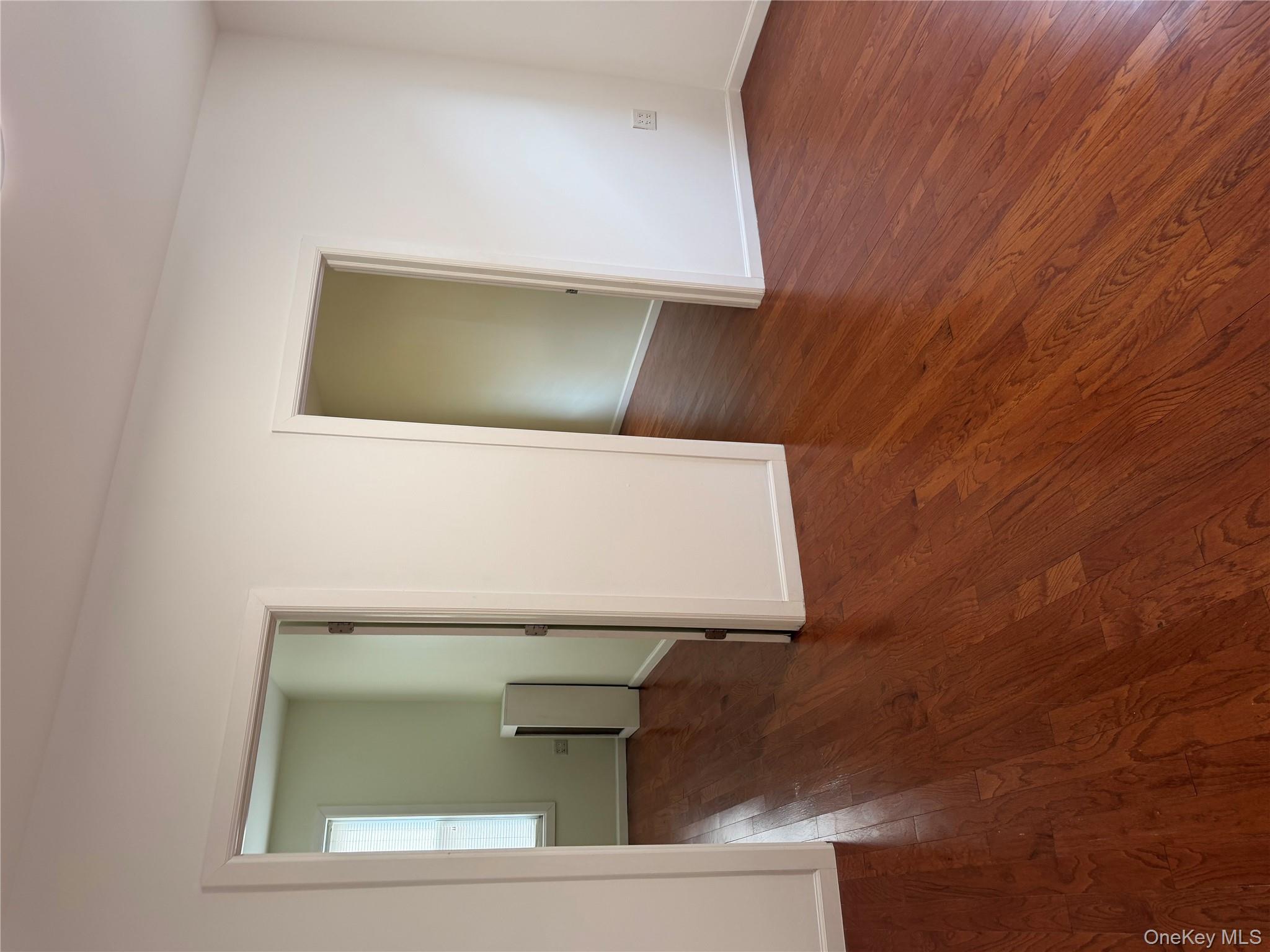 #4 photo, Woodside, Woodside , NY 11377