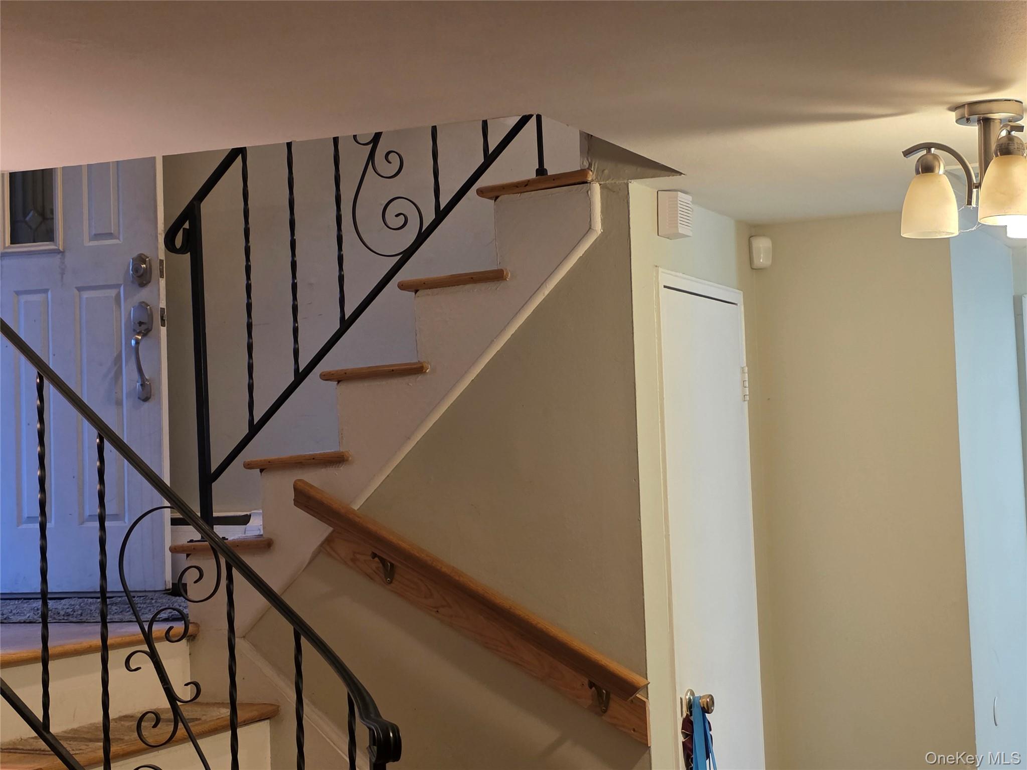 #5 photo, 15 Canterbury Drive, Coram , NY 11727