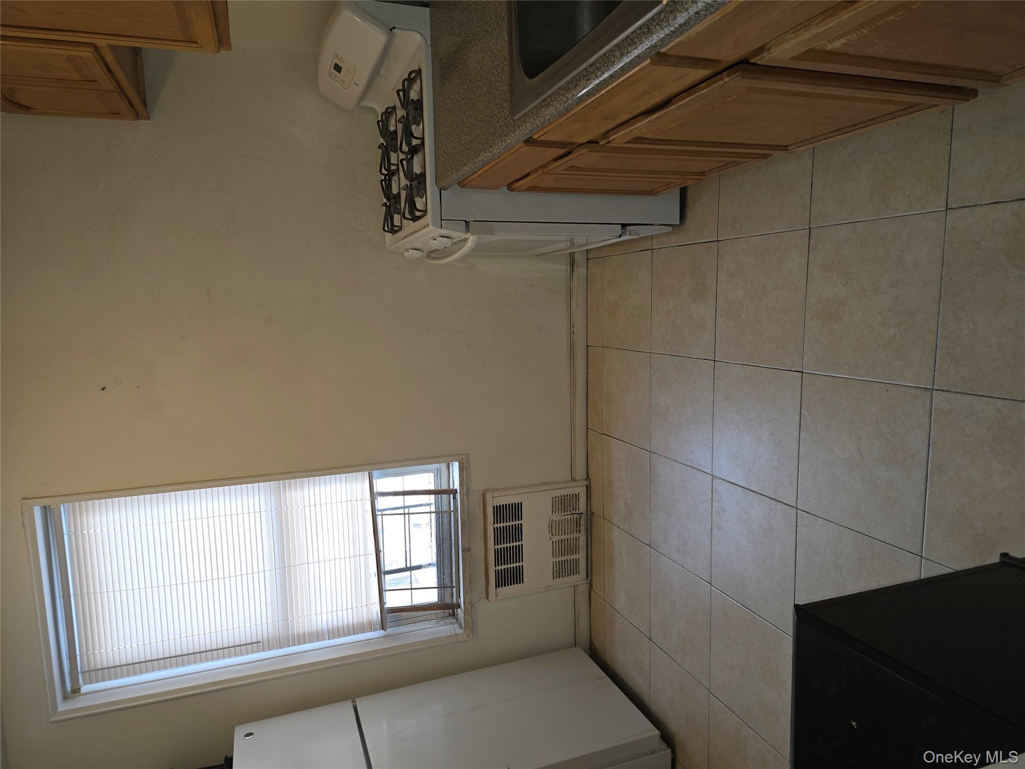 #8 photo, 1332 Metropolitan Avenue, Bronx , NY 10462