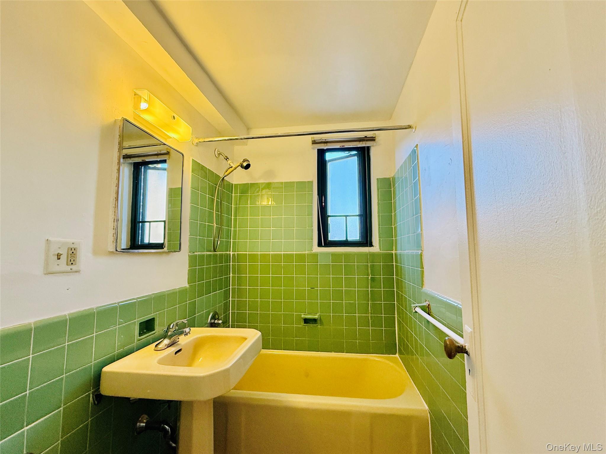 #8 photo, 1562 Unionport Road, Bronx , NY 10462