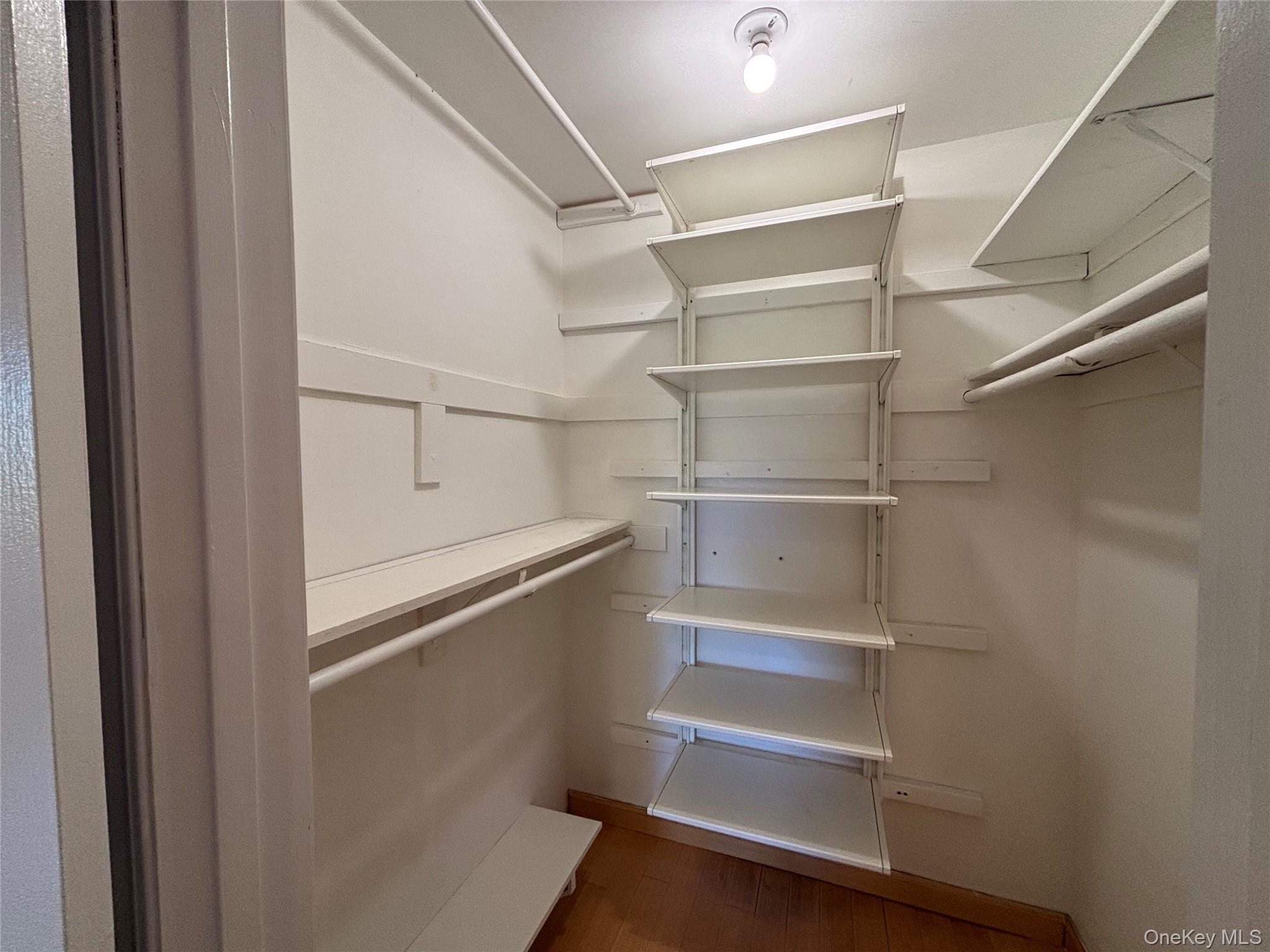 #12 photo, 508 Central Park Avenue, 뉴욕주 Scarsdale , NY 10583