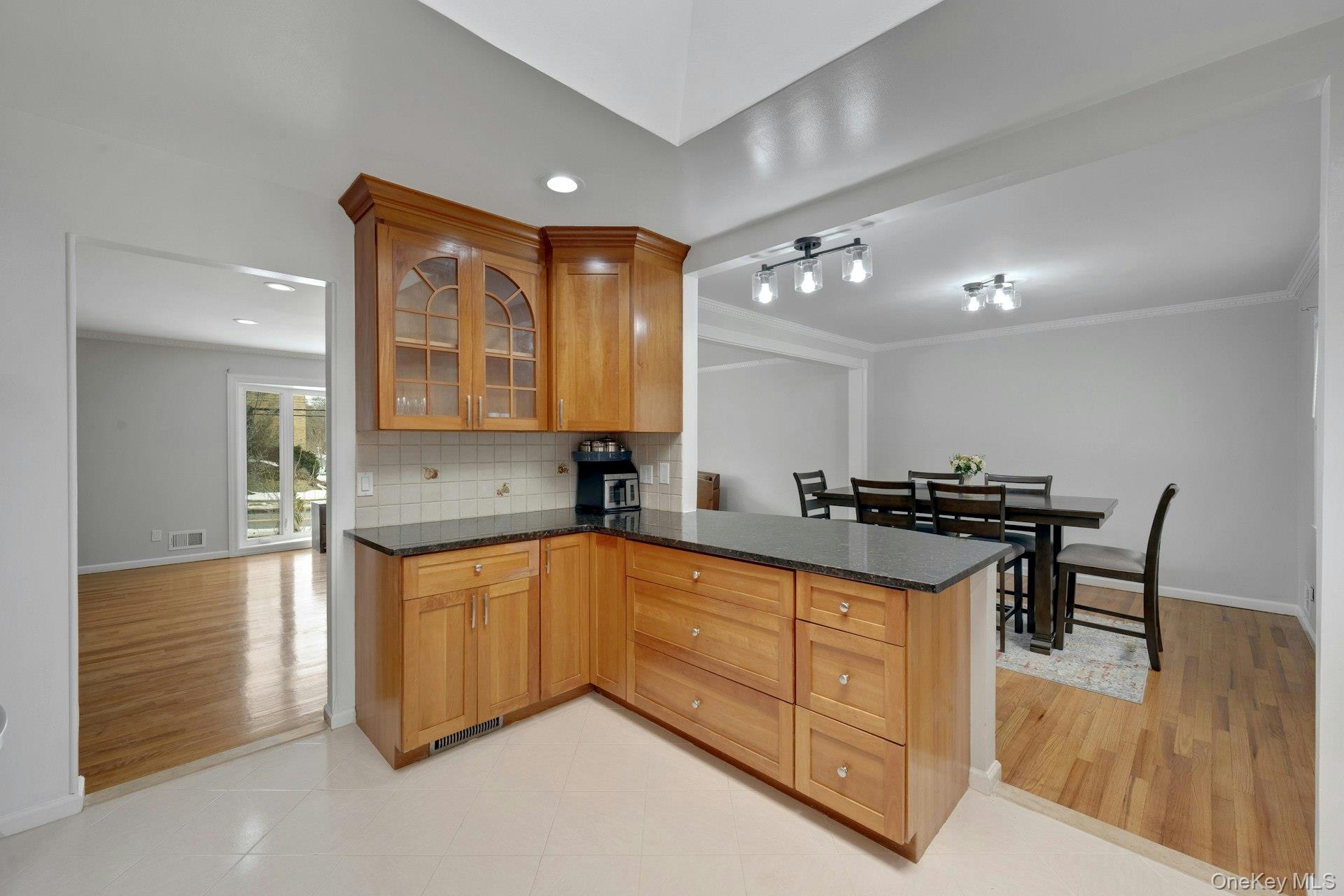 #10 photo, 84 Palmer Avenue, Scarsdale , NY 10583