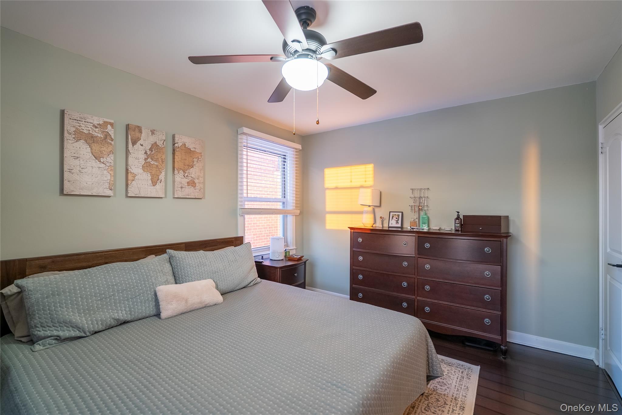 #11 photo, 12 Edwards Street, Roslyn Heights , NY 11577