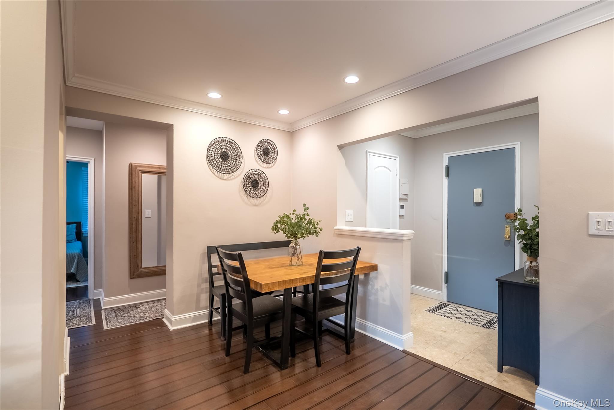 #2 photo, 12 Edwards Street, Roslyn Heights , NY 11577