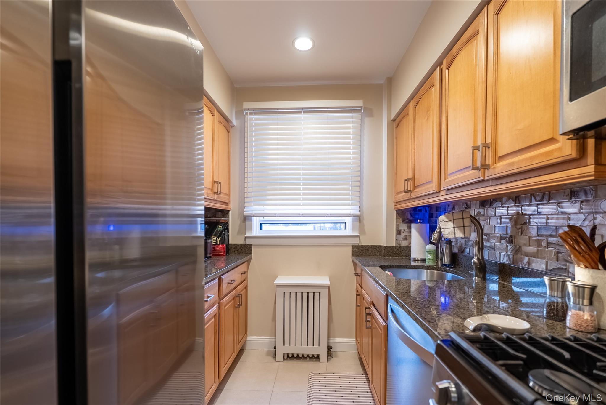 #9 photo, 12 Edwards Street, Roslyn Heights , NY 11577