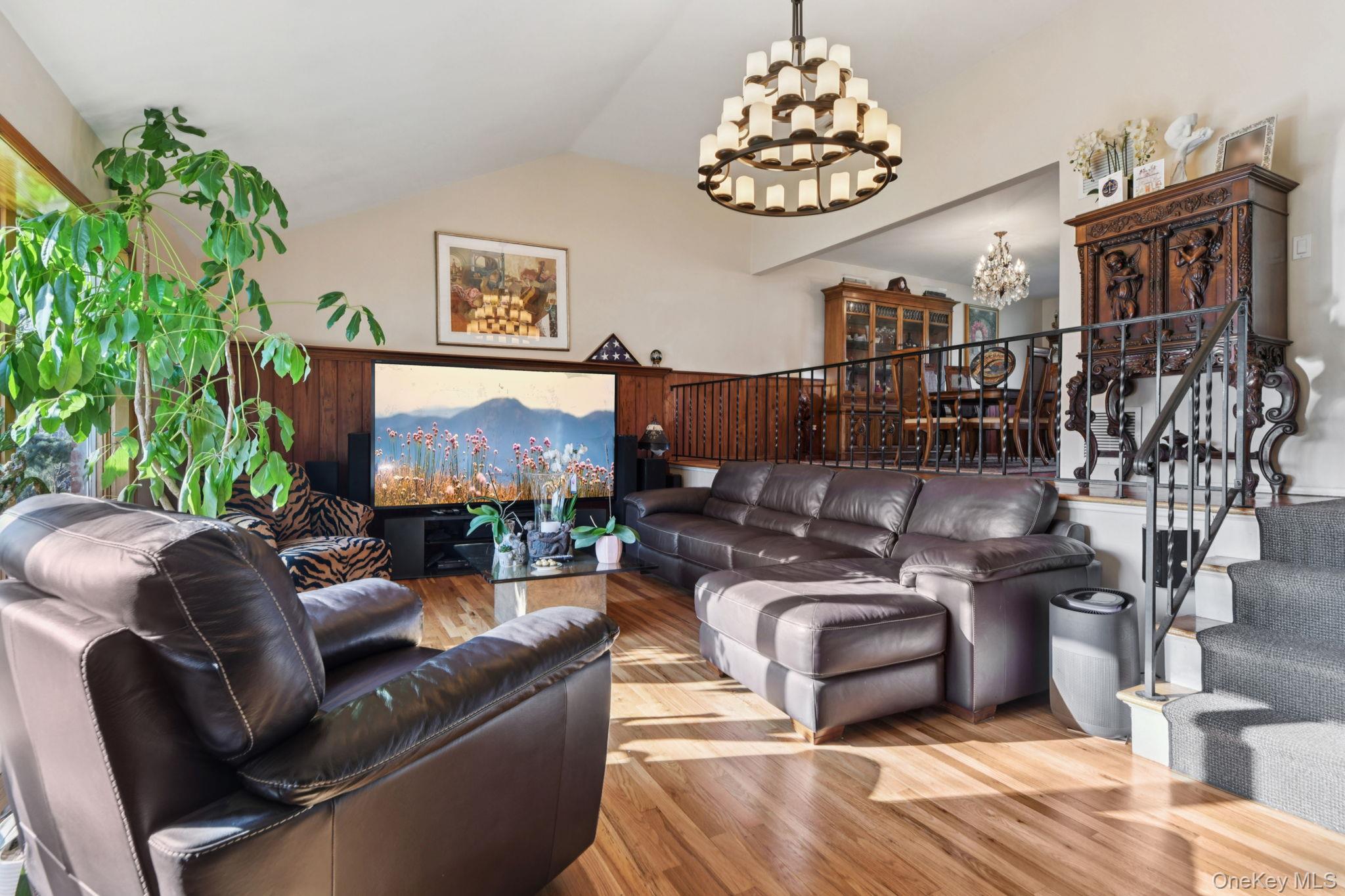 #4 photo, 14 Fairway Drive, Great Neck , NY 11020