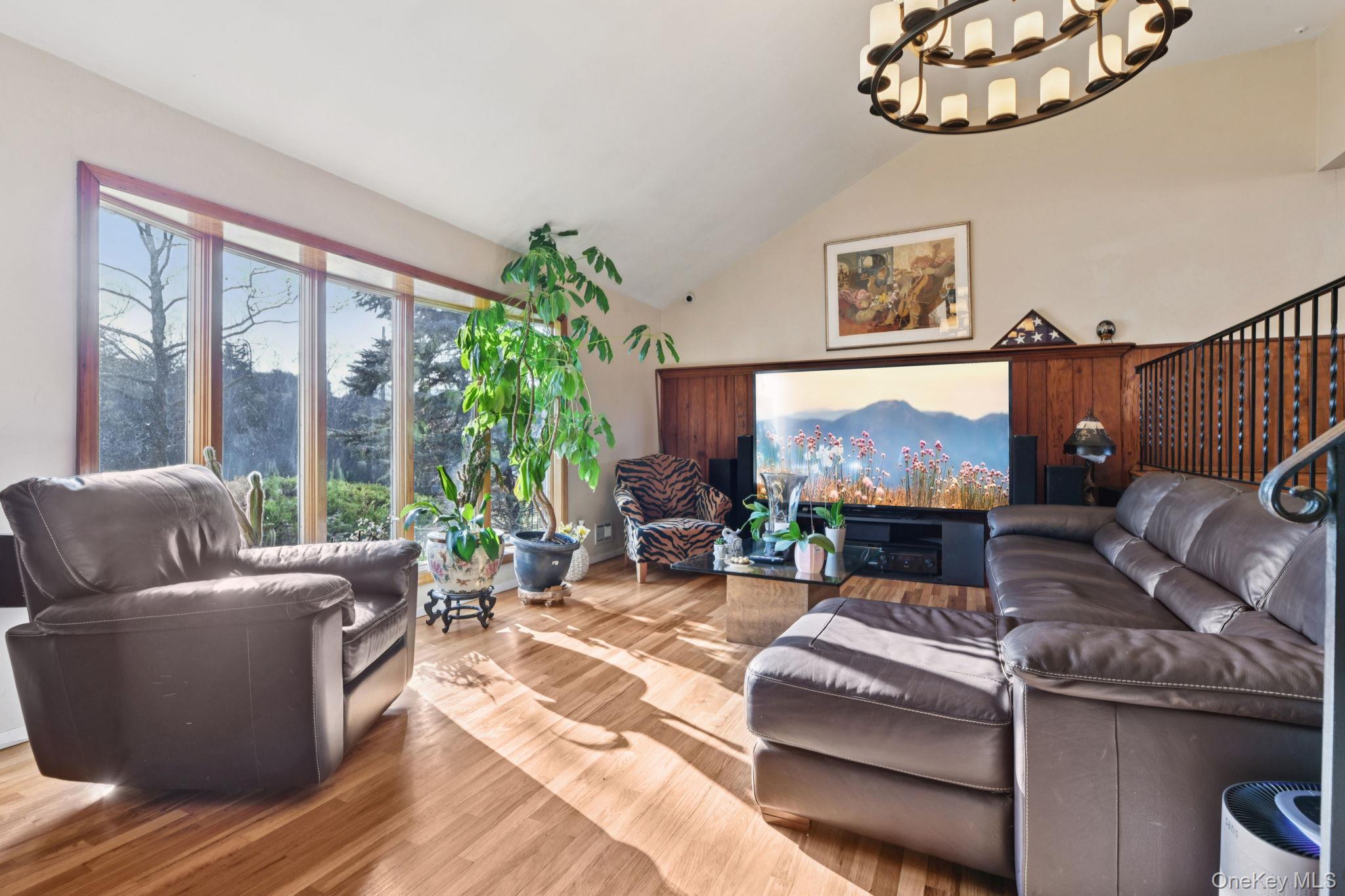 #5 photo, 14 Fairway Drive, Great Neck , NY 11020