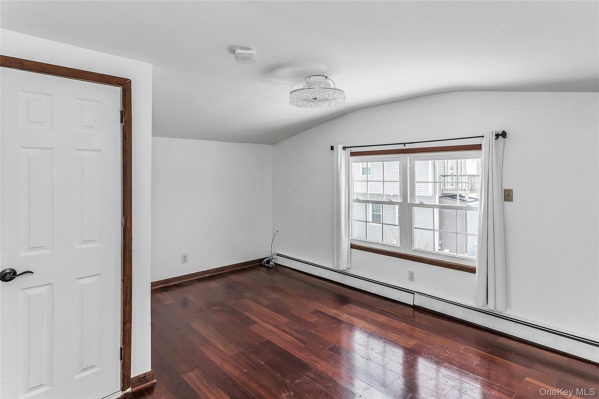 #15 photo, 524 Jerusalem Avenue, Hicksville , NY 11801