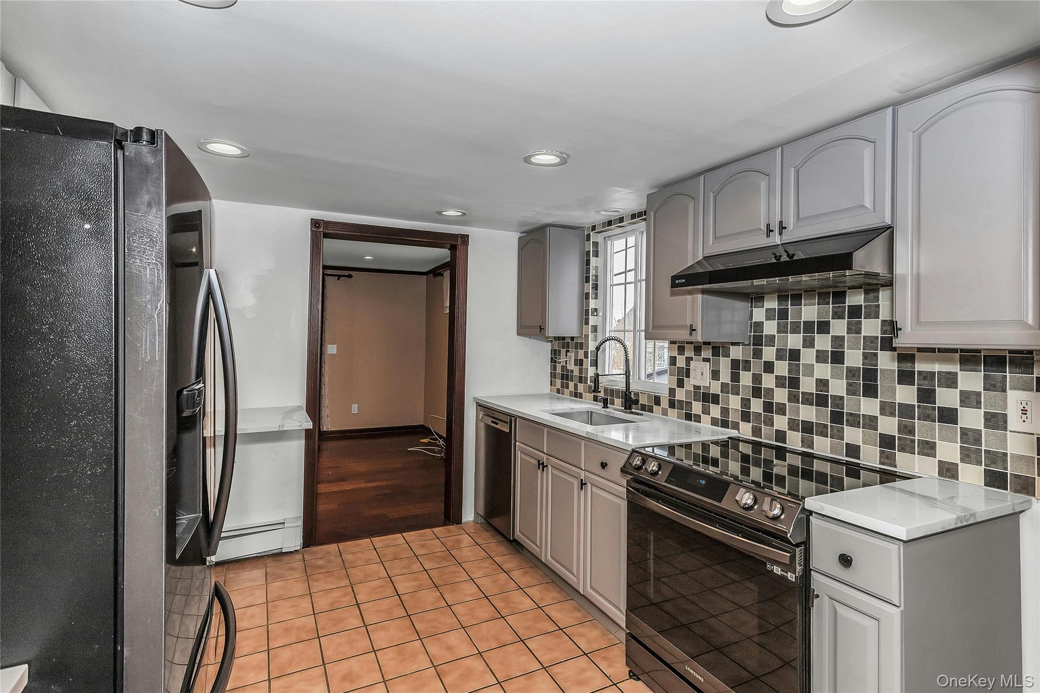 #8 photo, 524 Jerusalem Avenue, Hicksville , NY 11801