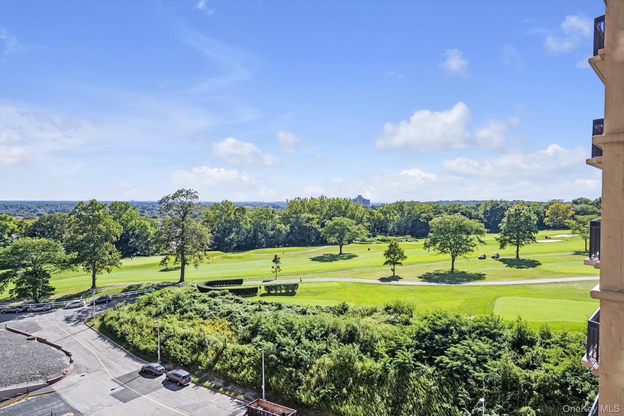 #11 photo, 271-10 Grand Central Pkwy, Куинс ‖ Floral Park , NY 11005