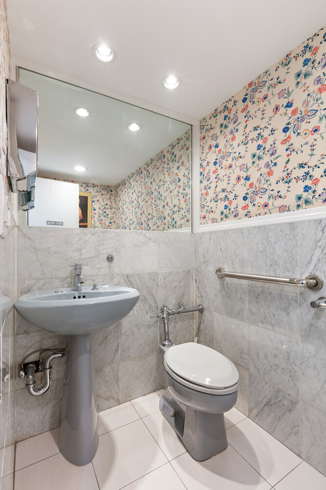 #9 photo, 210 E 47TH Street, मैनहटन Turtle Bay , NY 10017