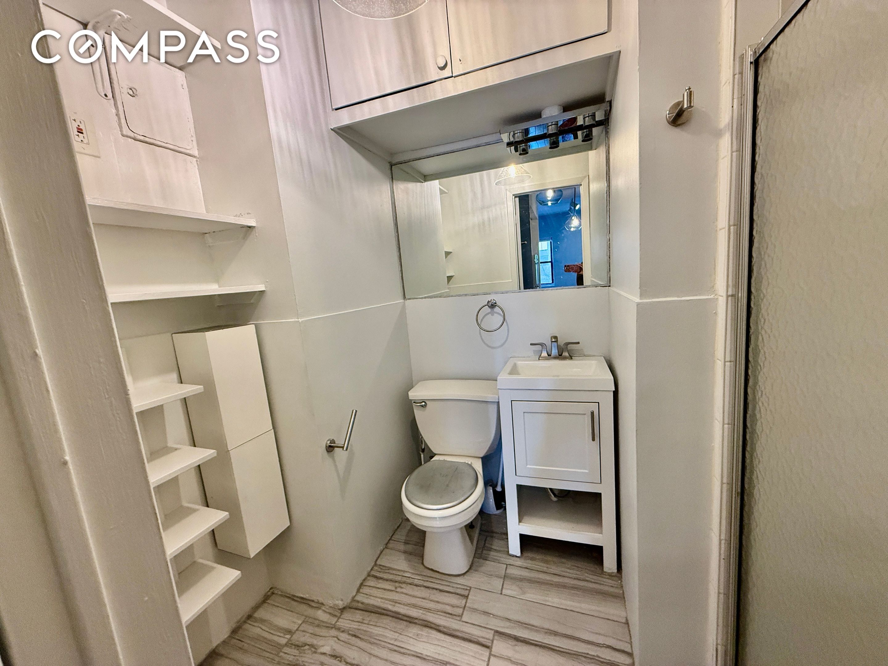 #8 photo, 344 E 61st Street, मैनहटन Lenox Hill , NY 10065