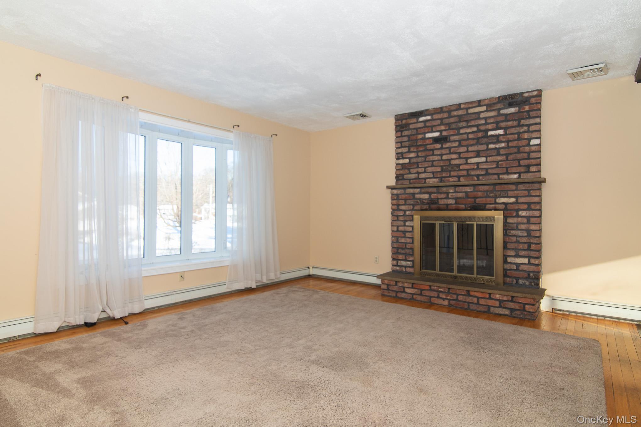 #7 photo, 3 Russett Lane, Wappingers Falls , NY 12590