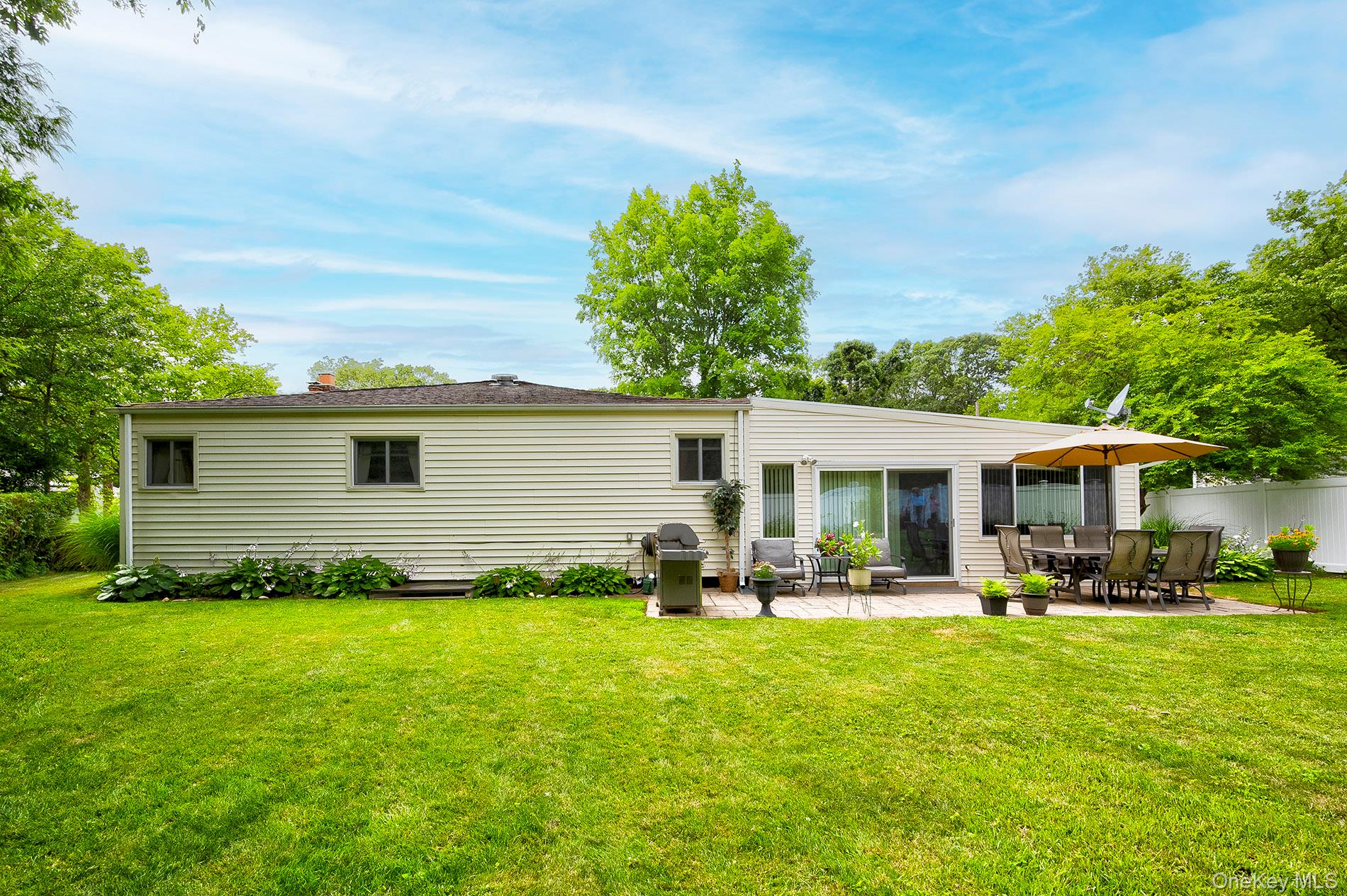 #12 photo, 7 Bartel Place, South Huntington , NY 11746