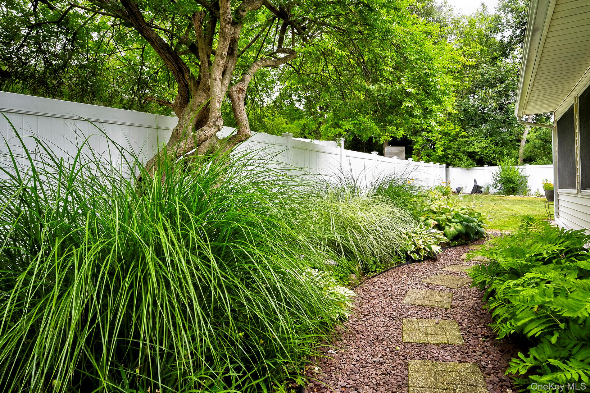 #16 photo, 7 Bartel Place, South Huntington , NY 11746