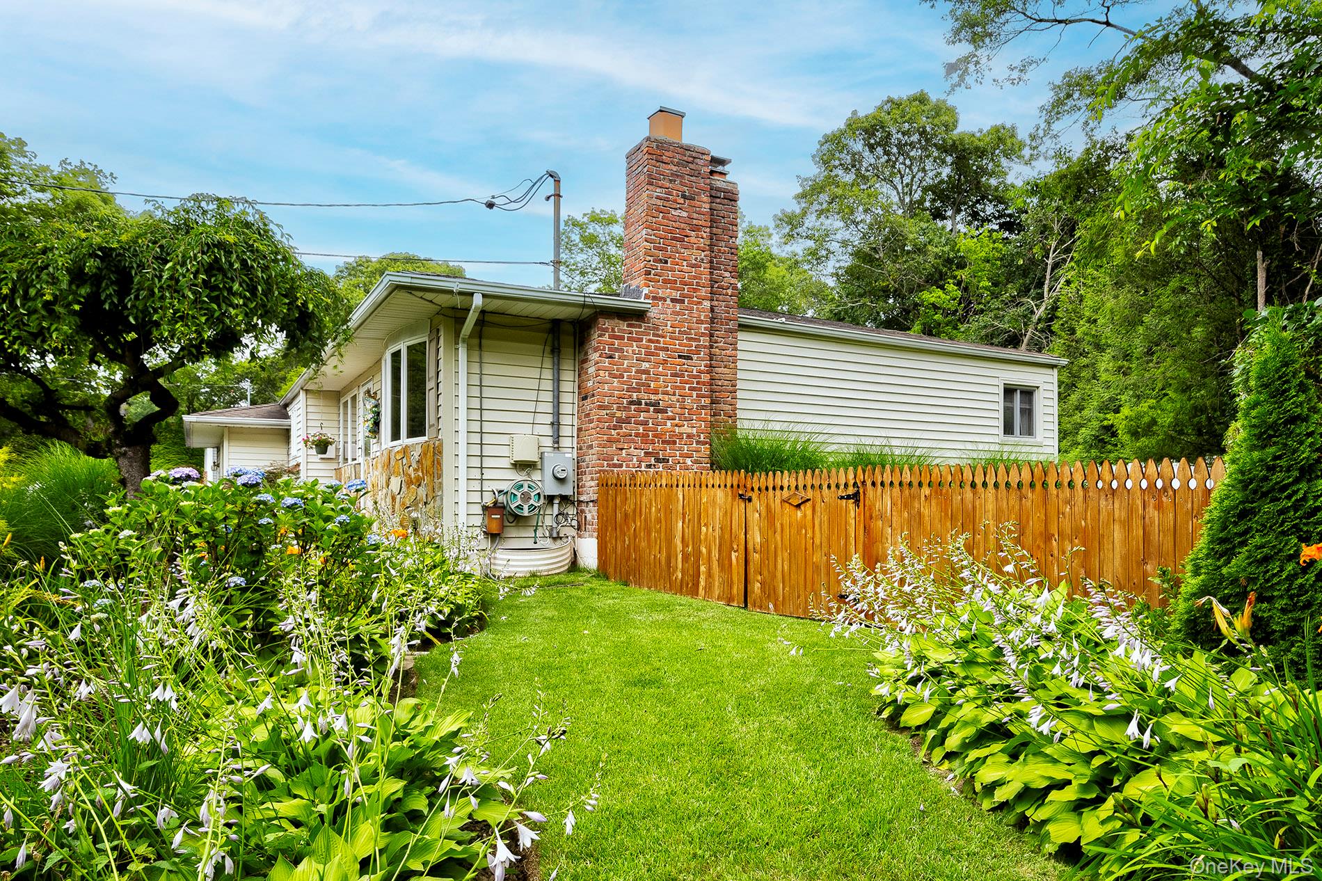 #18 photo, 7 Bartel Place, South Huntington , NY 11746