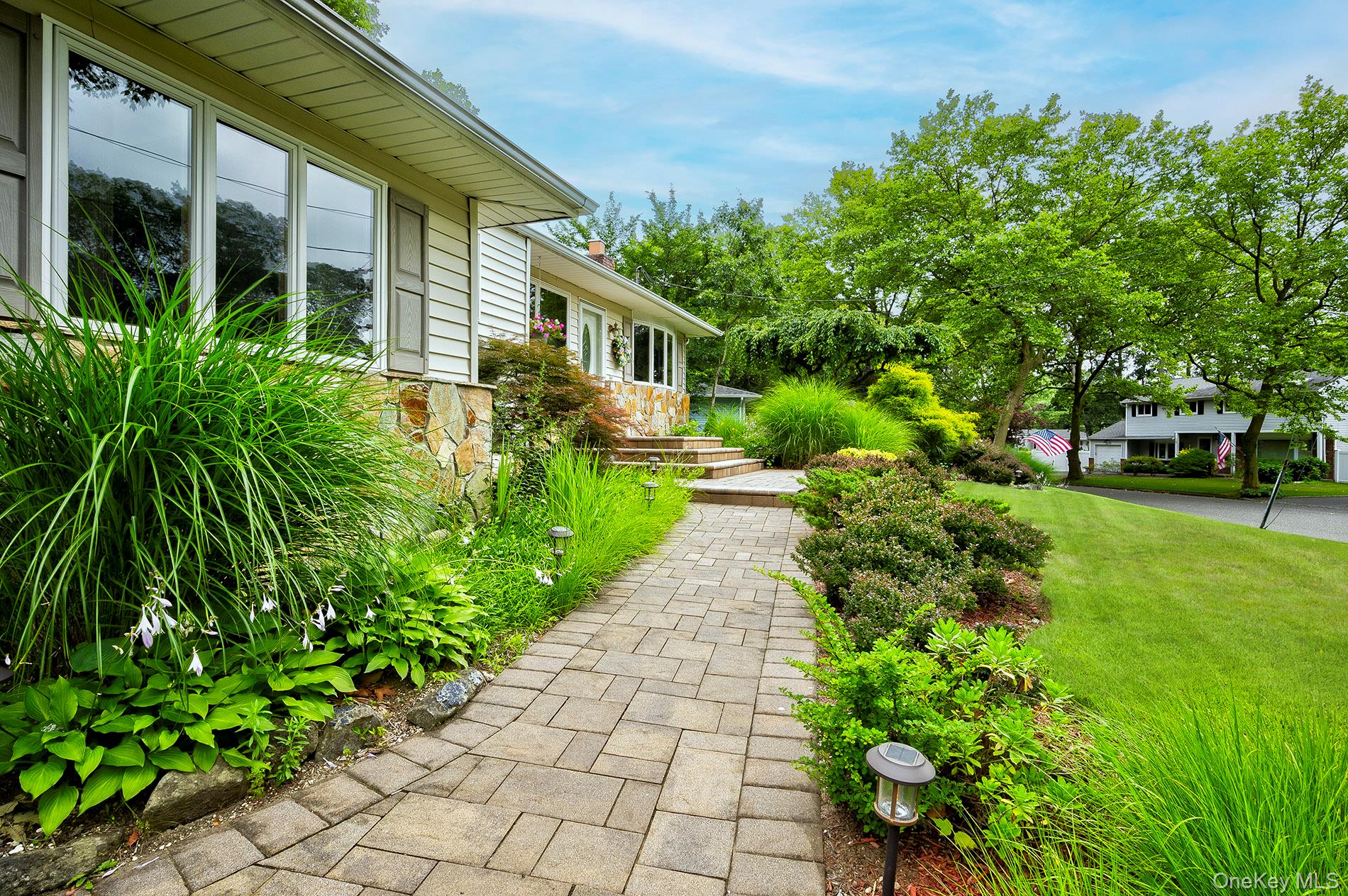 #3 photo, 7 Bartel Place, South Huntington , NY 11746