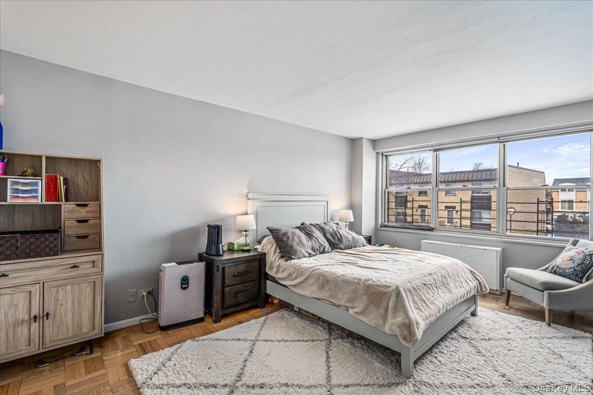 #10 photo, 17-85 215th Street, Куинс ‖ Bayside , NY 11360