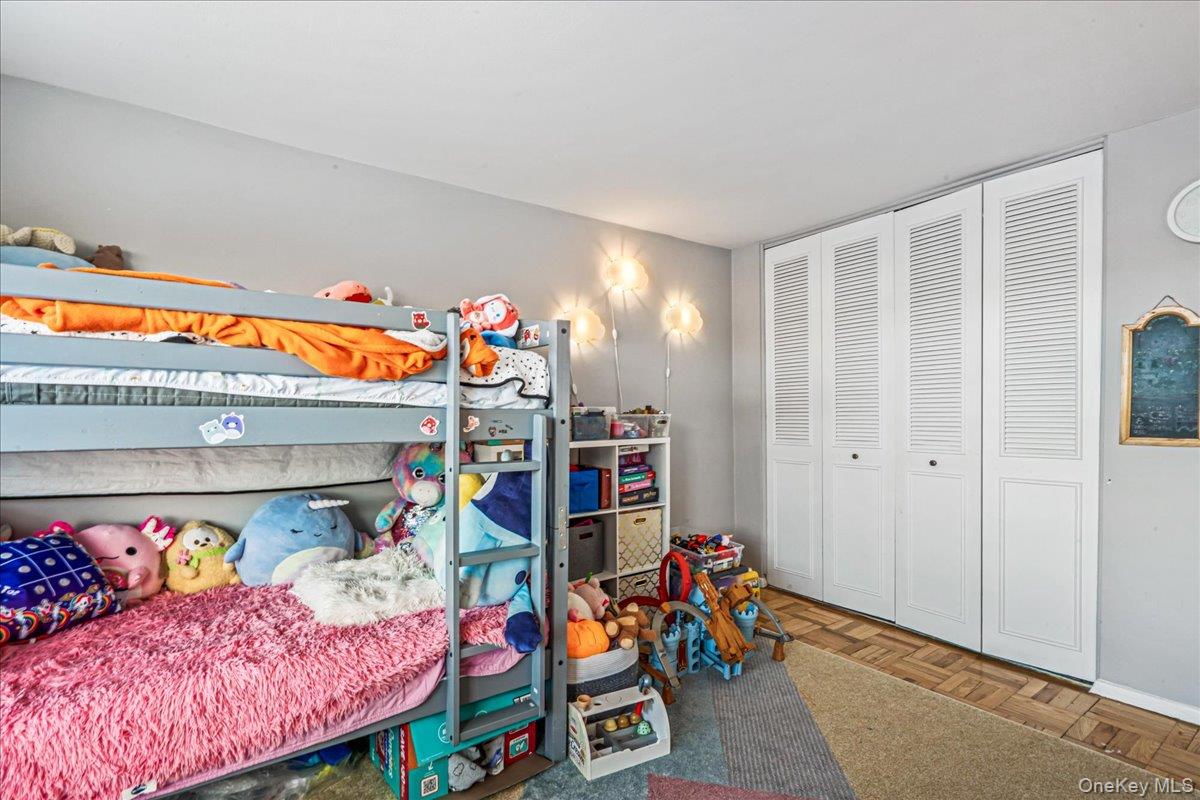 #17 photo, 17-85 215th Street, Куинс ‖ Bayside , NY 11360