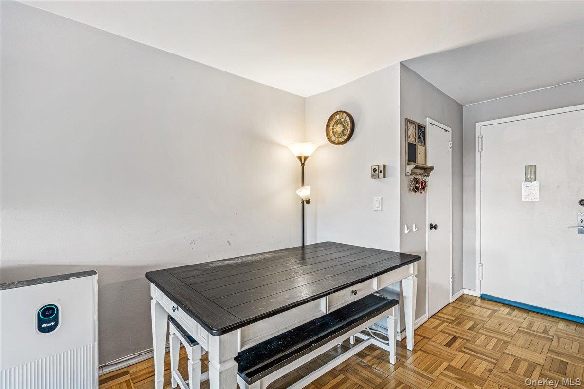 #4 photo, 17-85 215th Street, Куинс ‖ Bayside , NY 11360