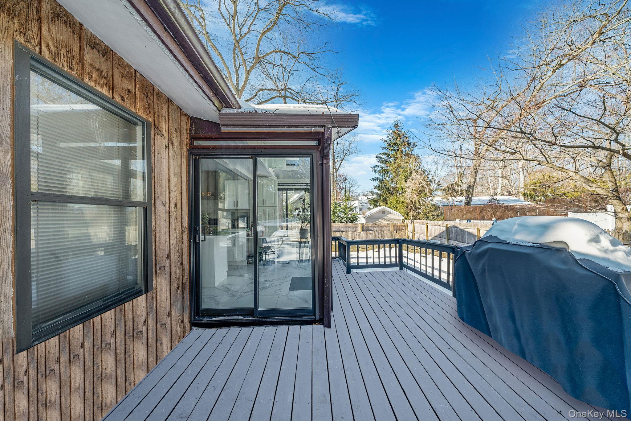 #13 photo, 74 Hempstead Drive, מחוז סאפוק Sound Beach , NY 11789