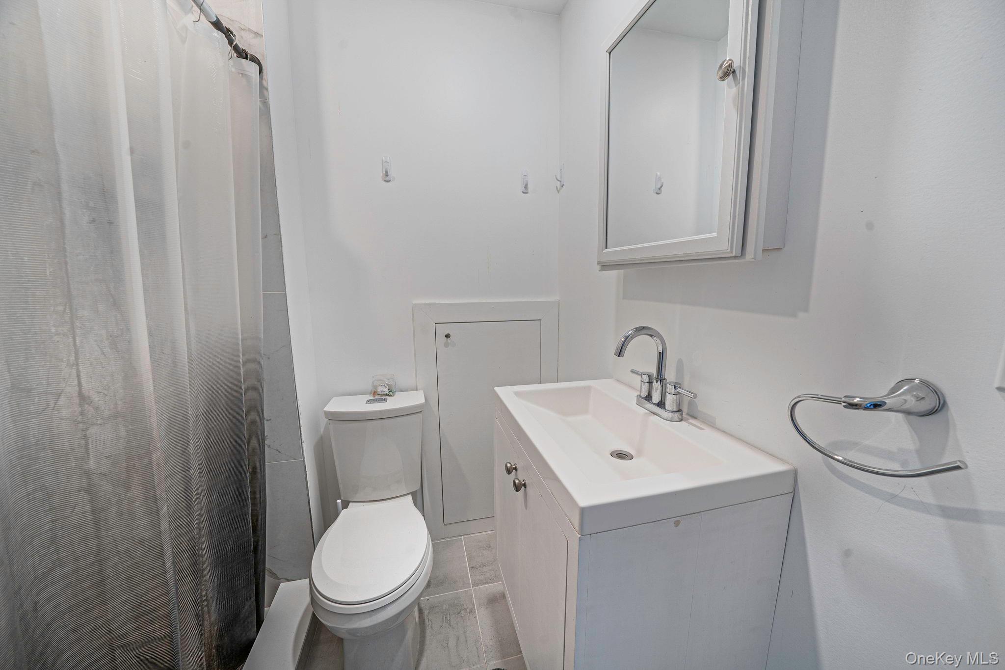 #17 photo, 74 Hempstead Drive, מחוז סאפוק Sound Beach , NY 11789