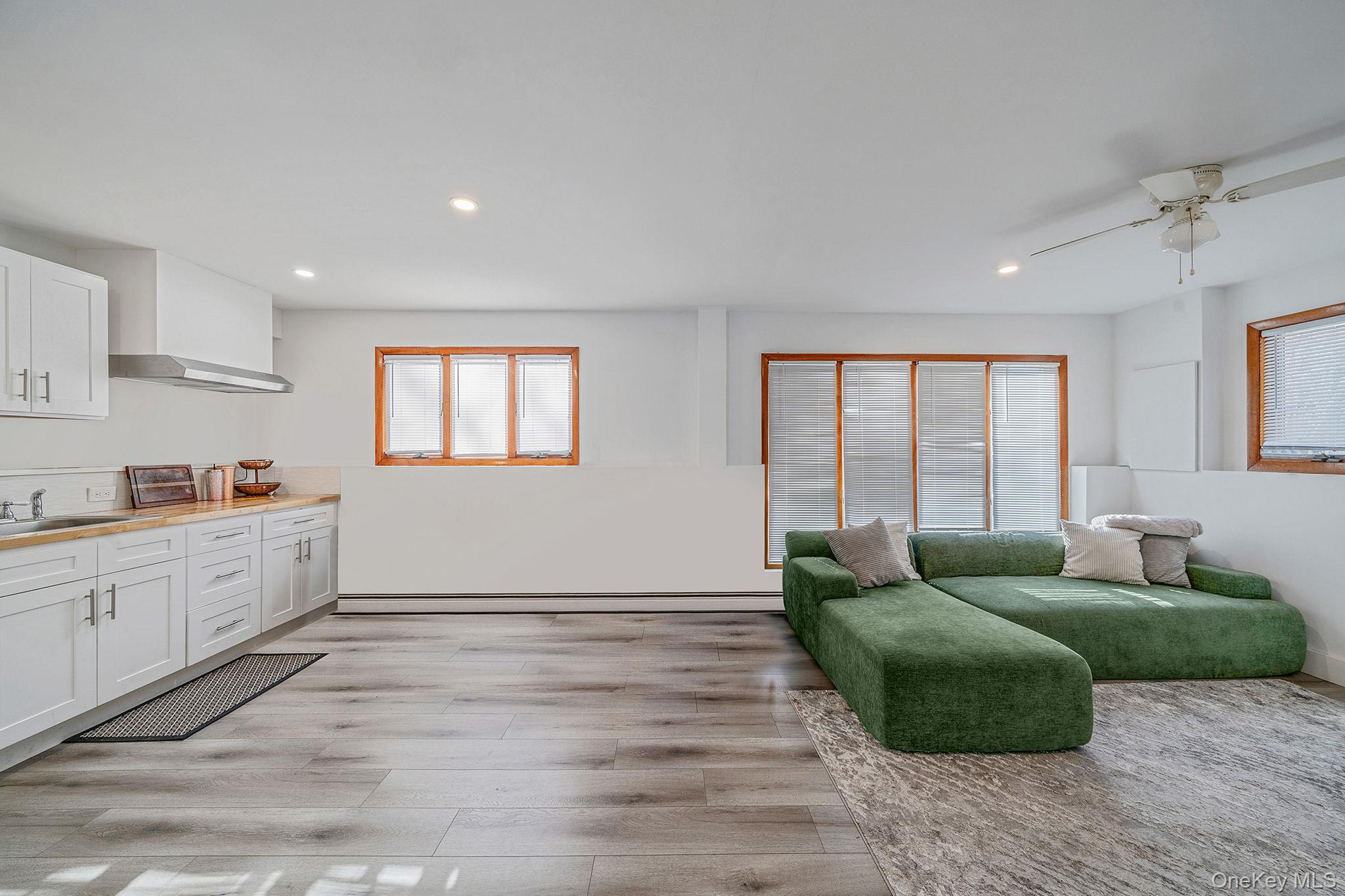 #19 photo, 74 Hempstead Drive, מחוז סאפוק Sound Beach , NY 11789