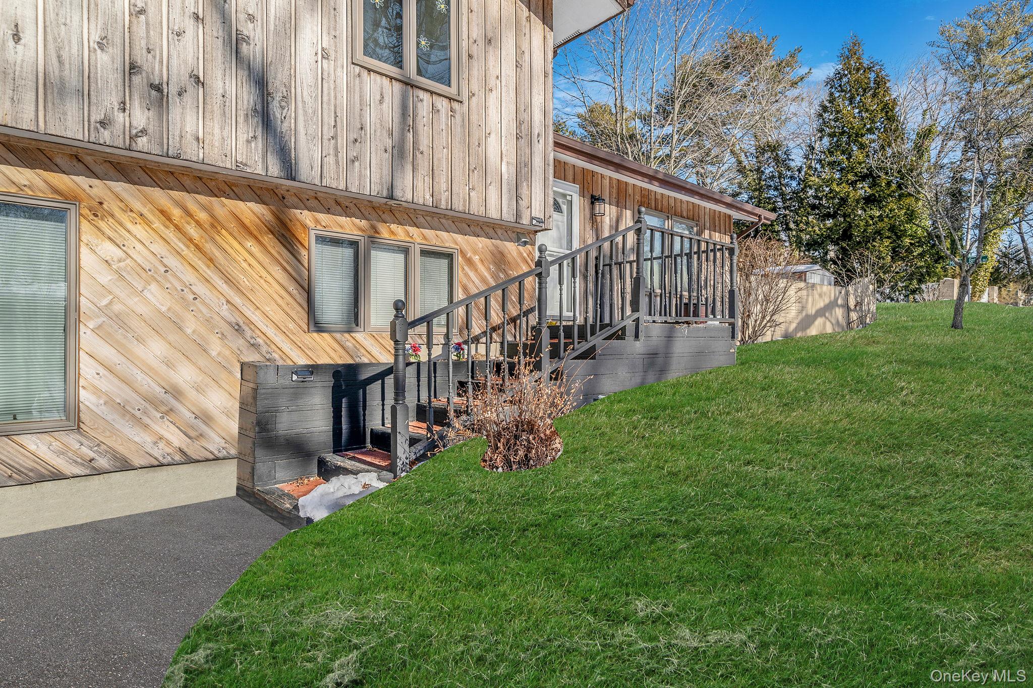 #8 photo, 74 Hempstead Drive, מחוז סאפוק Sound Beach , NY 11789