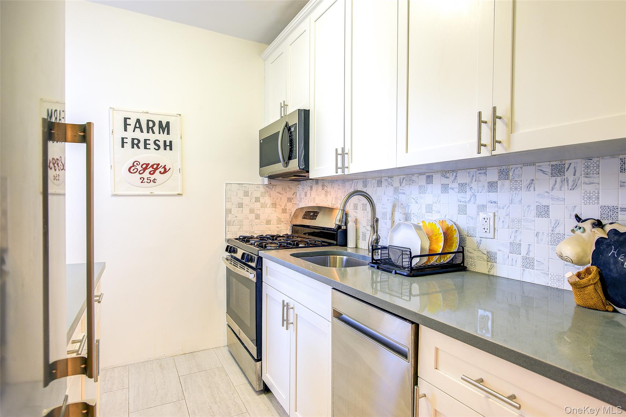 #16 photo, 77-35 113th Street, Forest Hills , NY 11375