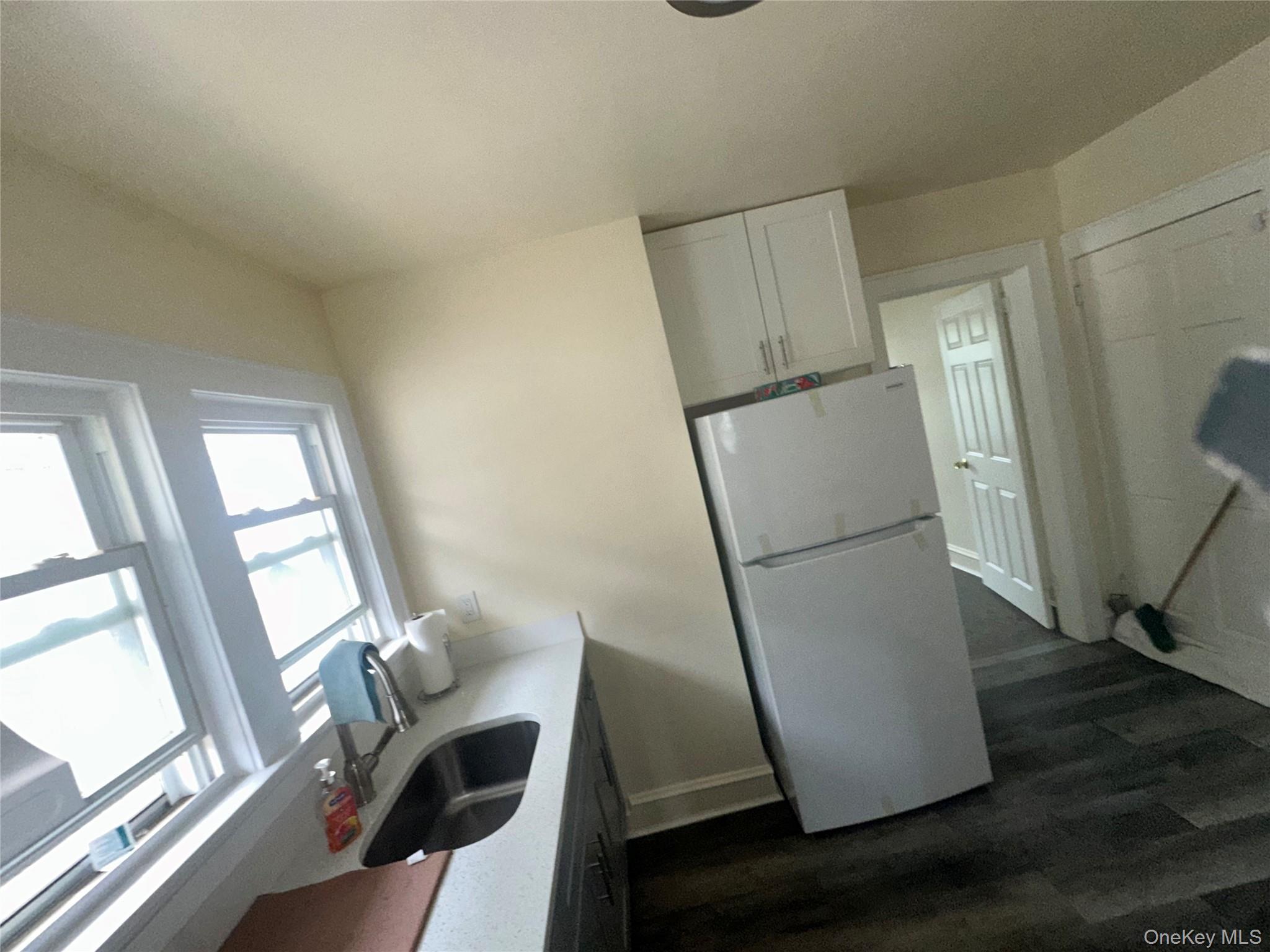 #4 photo, 14 Van Cott Avenue, Нассау ‖ Hempstead , NY 11550