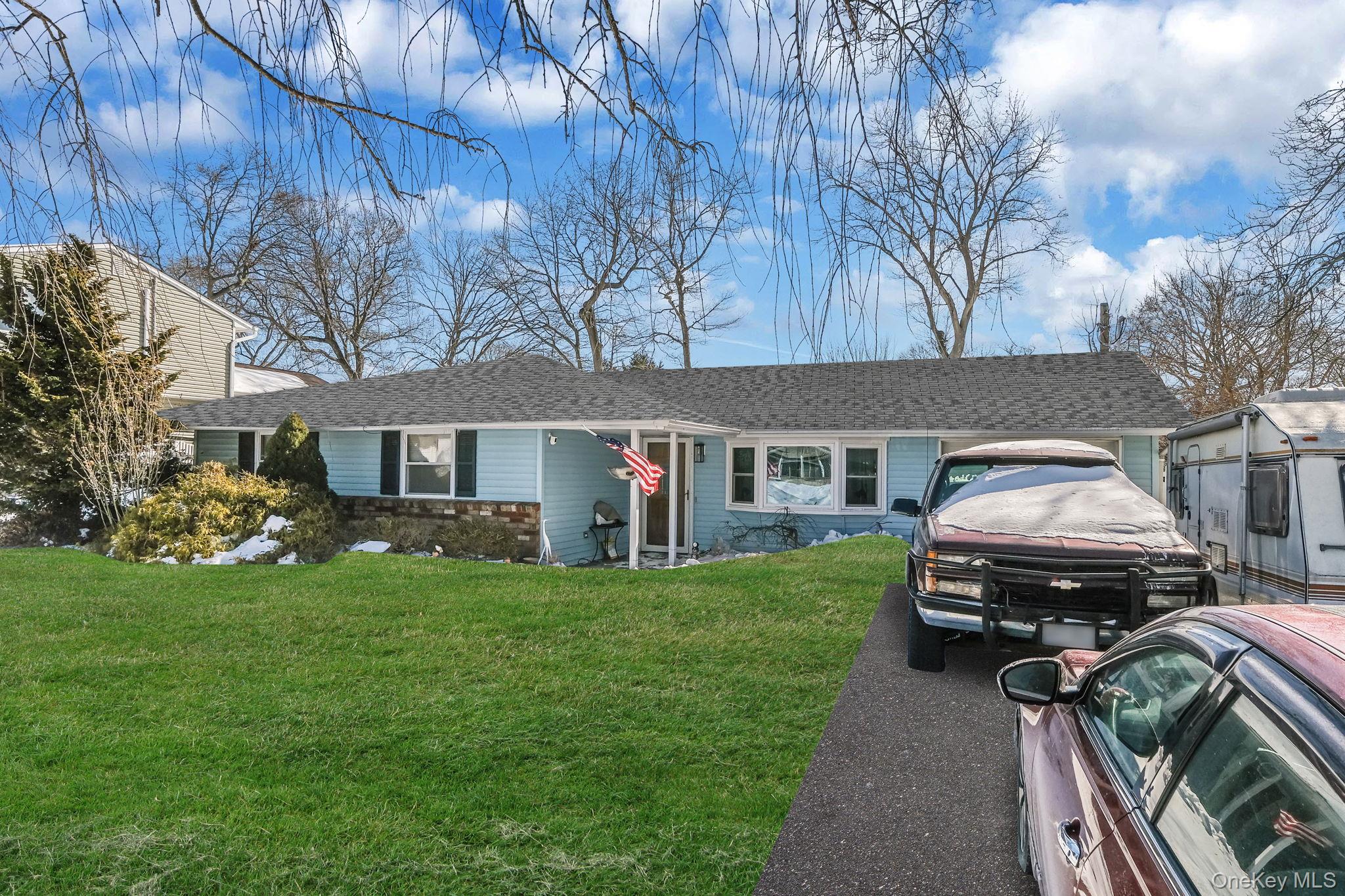 #1 photo, 14 Mount Wilson Avenue, Саффолк ‖ Farmingville , NY 11738