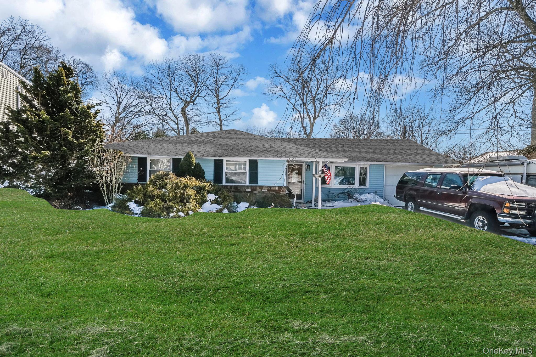 #2 photo, 14 Mount Wilson Avenue, Саффолк ‖ Farmingville , NY 11738