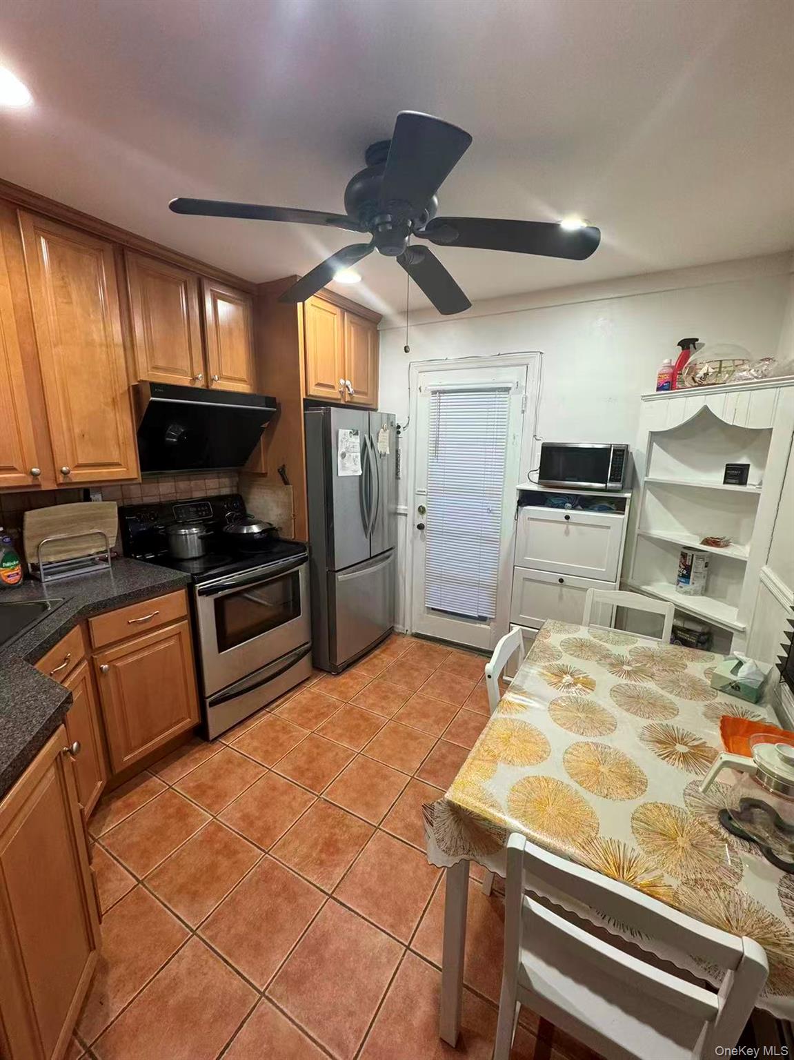 #3 photo, 17 Cove Lane, Нассау ‖ Levittown , NY 11756