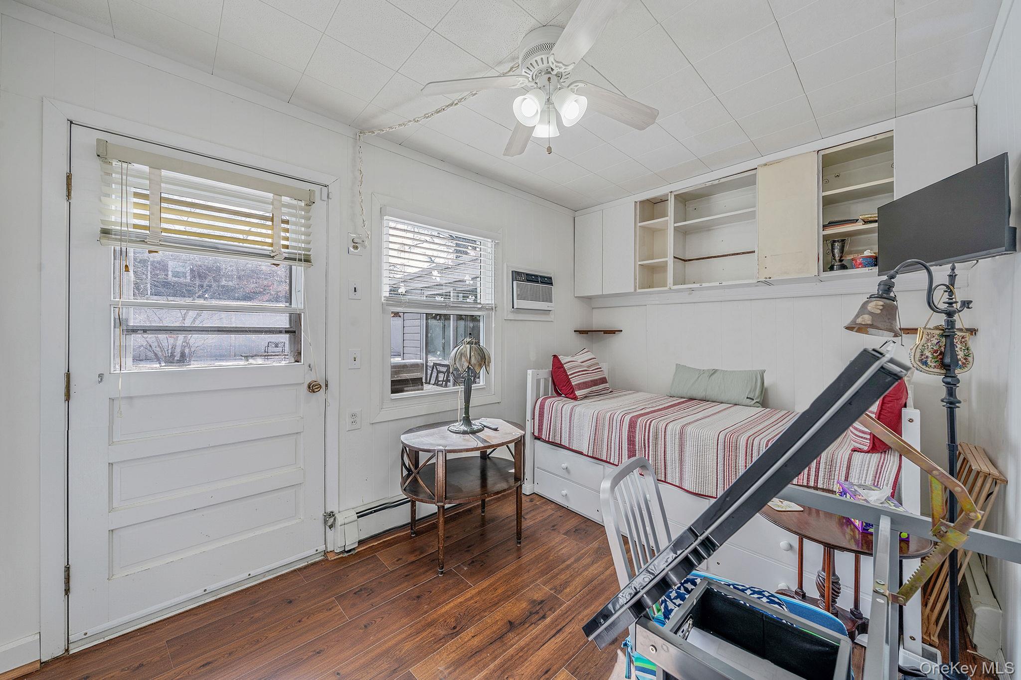 #20 photo, 694 Whittier Street, Westbury , NY 11590