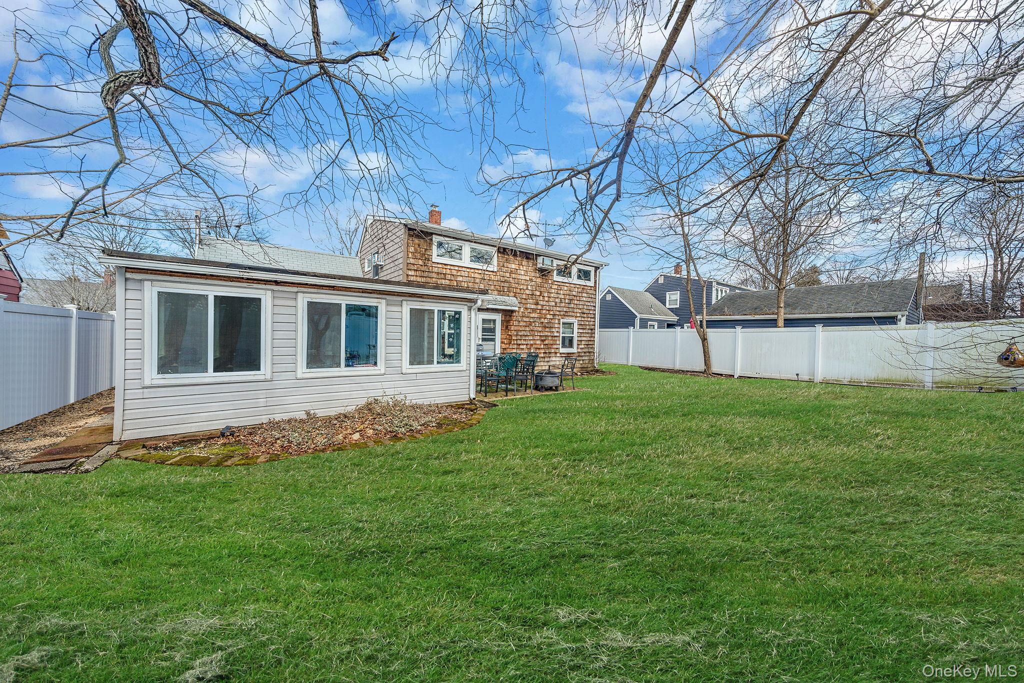 #5 photo, 694 Whittier Street, Westbury , NY 11590