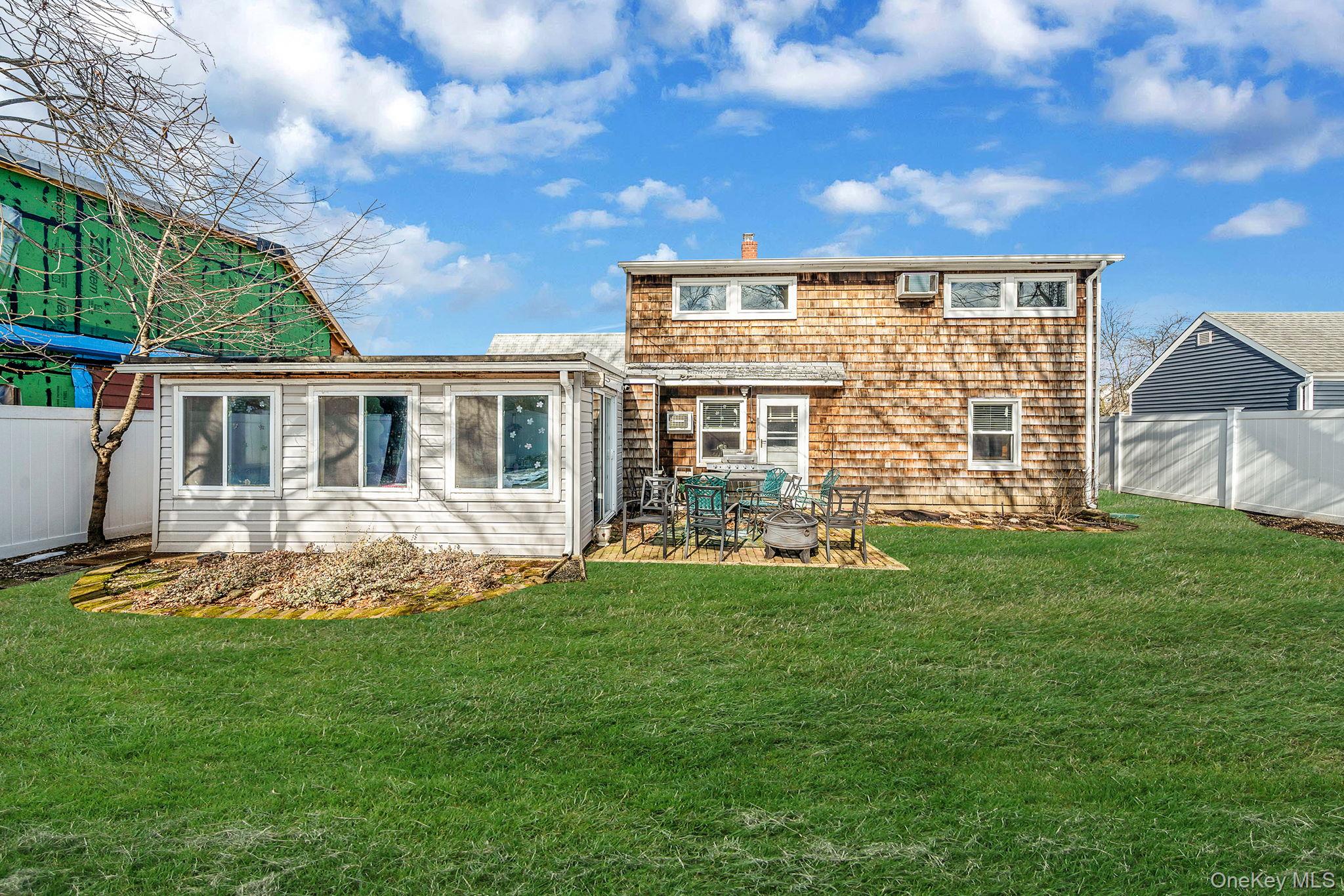 #6 photo, 694 Whittier Street, Westbury , NY 11590