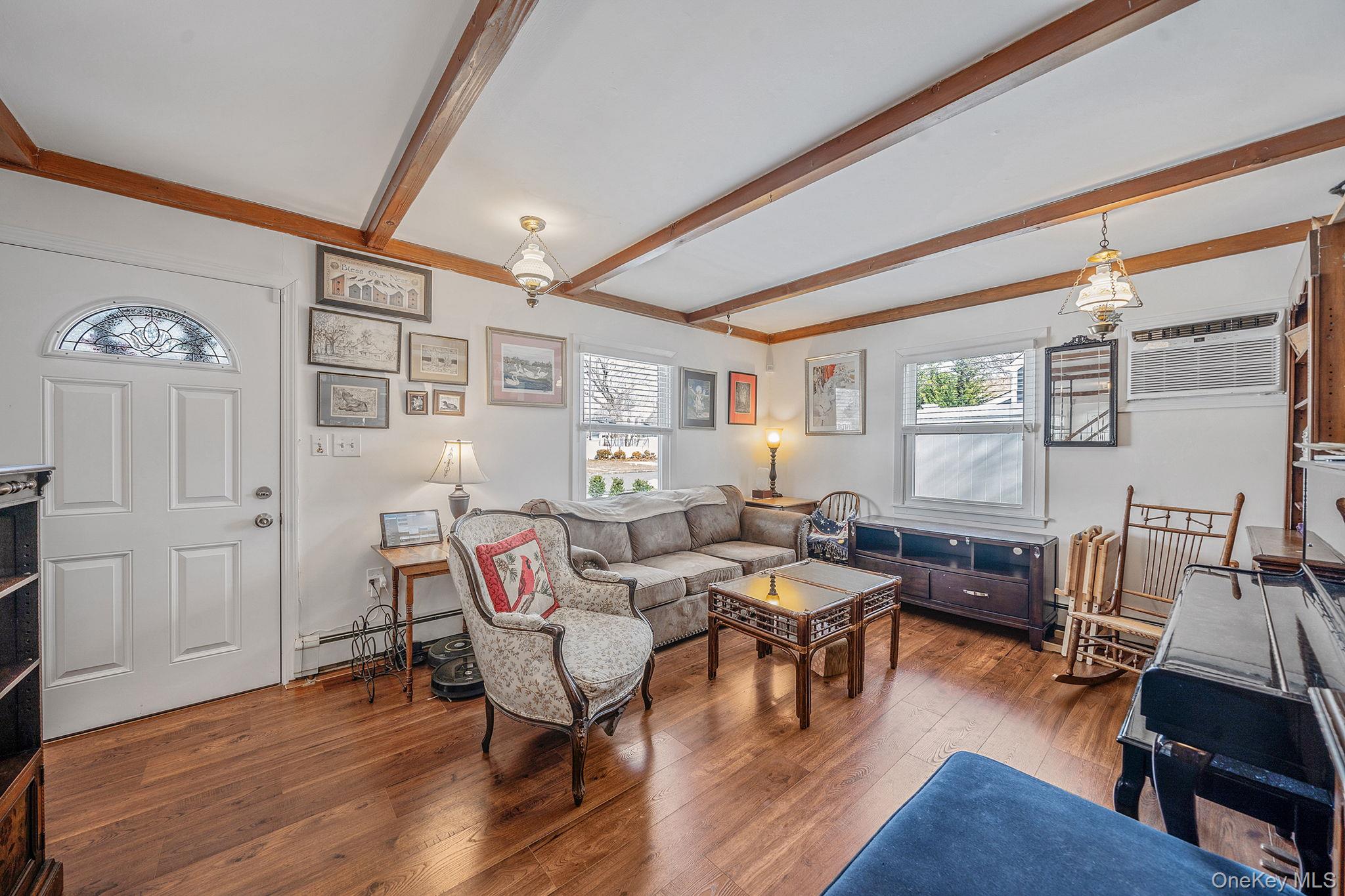 #8 photo, 694 Whittier Street, Westbury , NY 11590