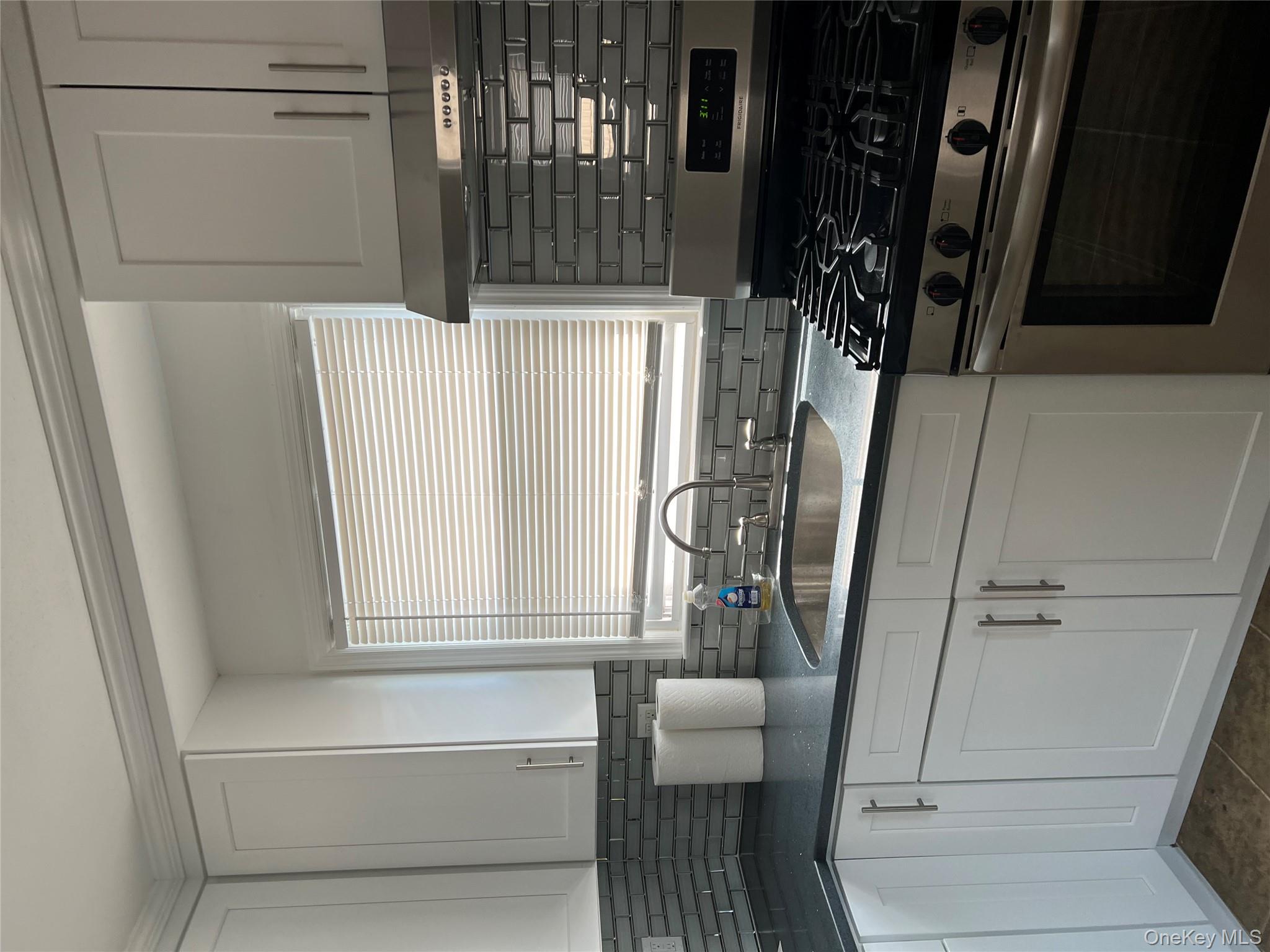 #4 photo, 96-08 156, कुईंस Howard Beach , NY 11414