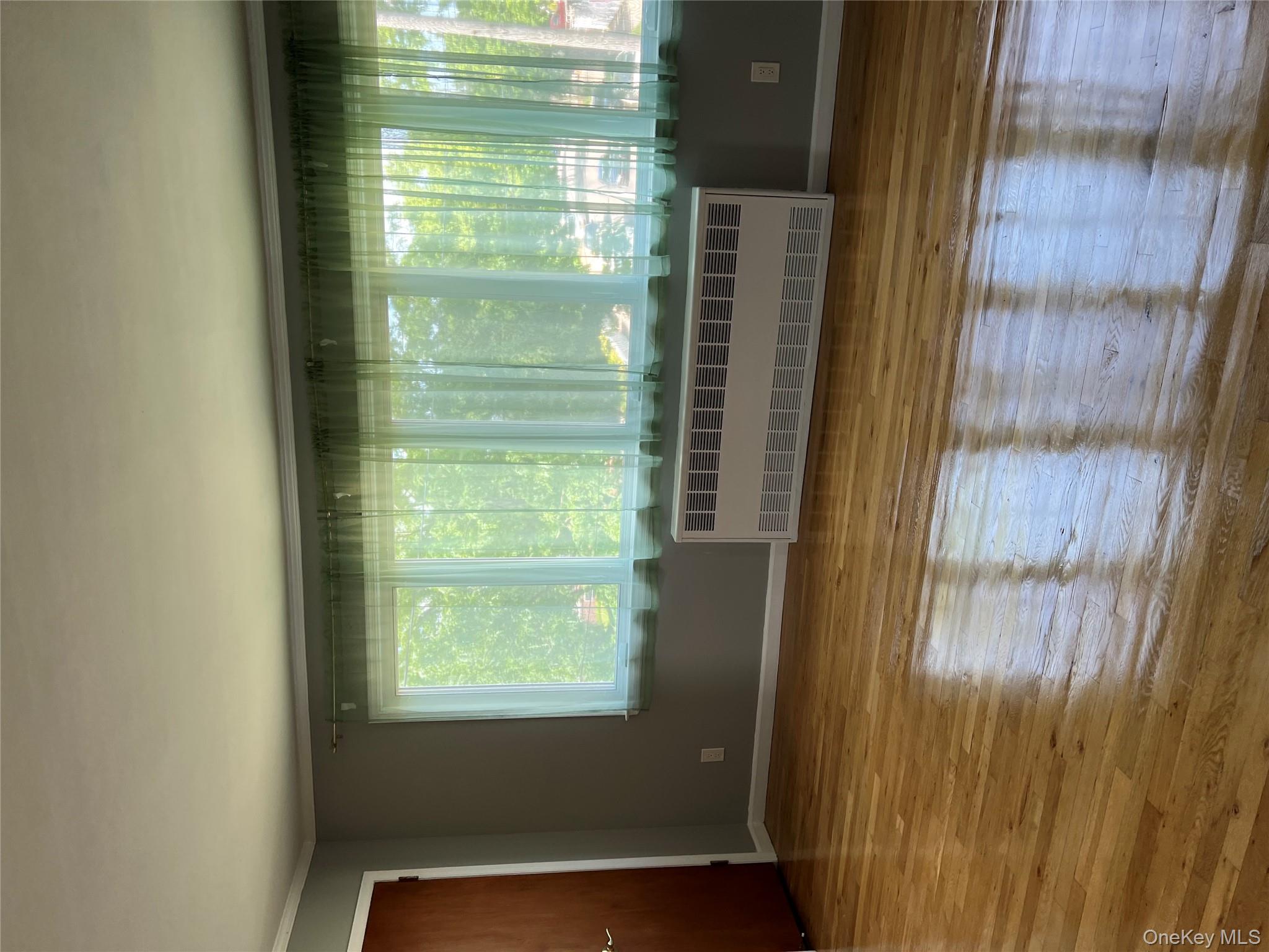 #7 photo, 96-08 156, कुईंस Howard Beach , NY 11414