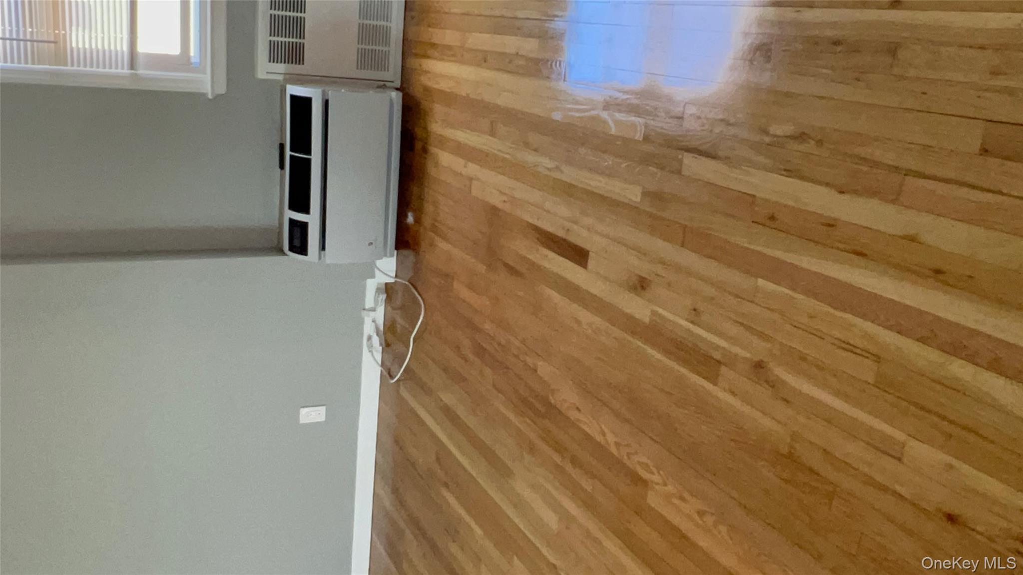 #9 photo, 96-08 156, कुईंस Howard Beach , NY 11414